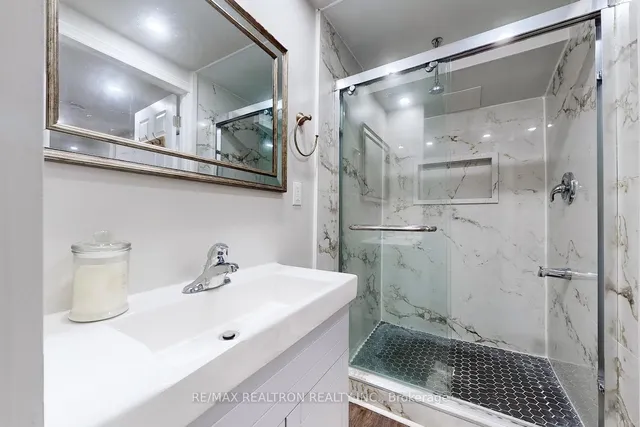 Additional property image - 5411 Lakeshore Rd Unit 2