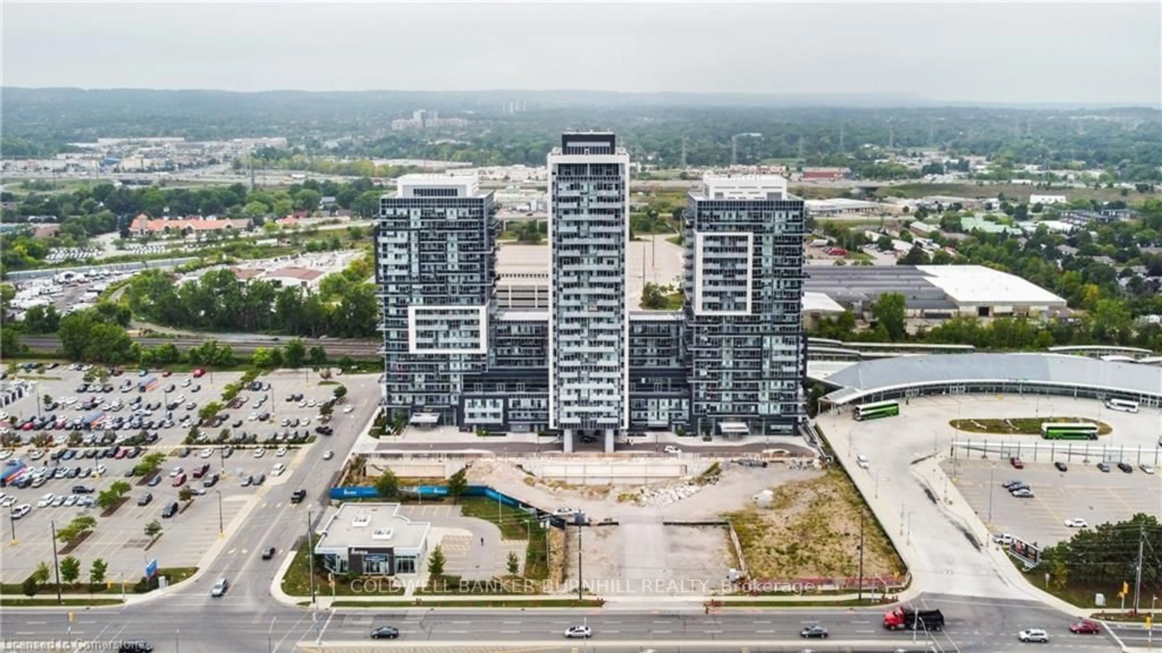 A pic from exterior of the house or condo, the view of city buildings for 2087 Fairview St #1808, Burlington Ontario L7R 0E5