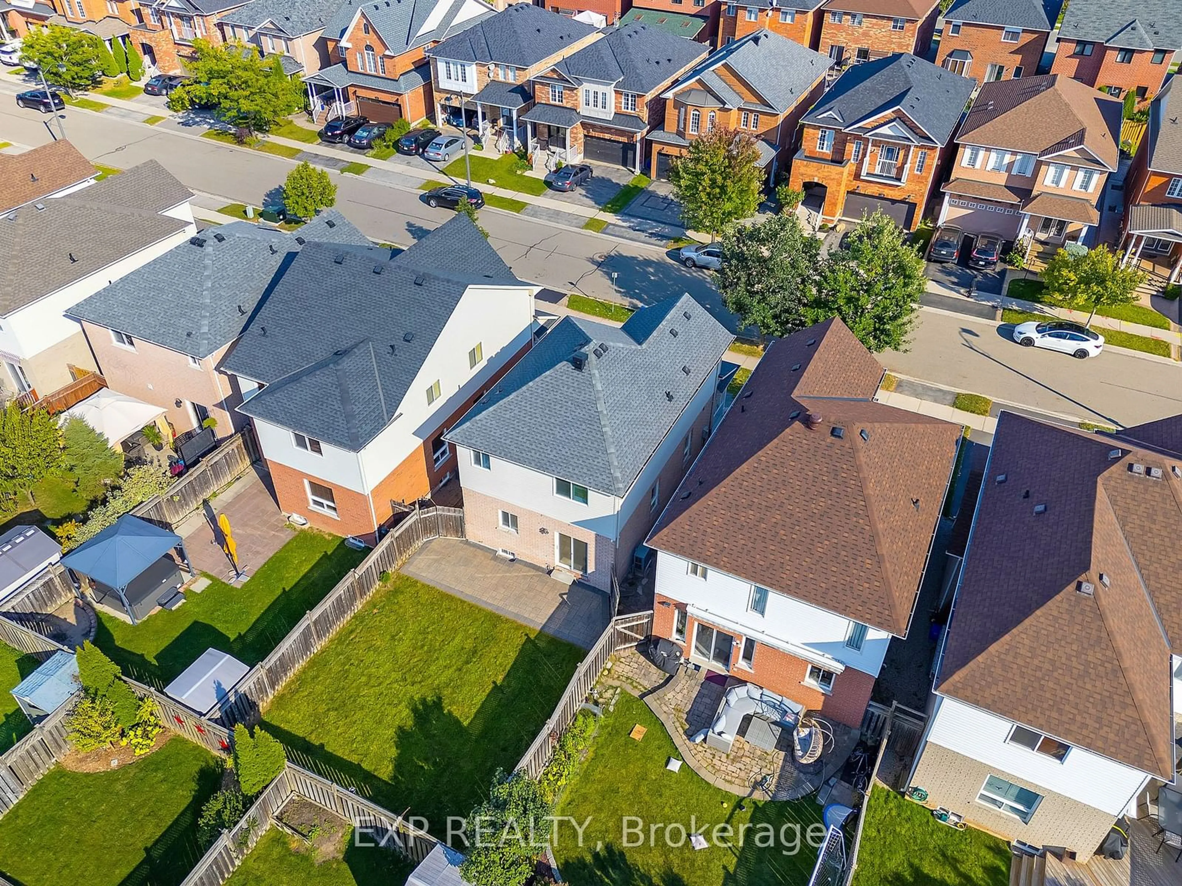 Frontside or backside of a home, the street view for 183 Featherstone Rd, Milton Ontario L9T 6B8