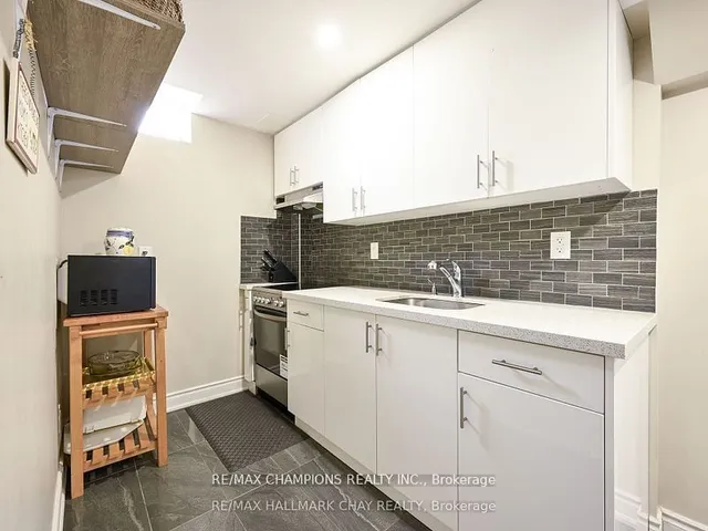 Additional property image - 104 Masters Green Cres
