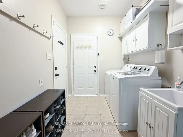 Additional property image - 104 Masters Green Cres