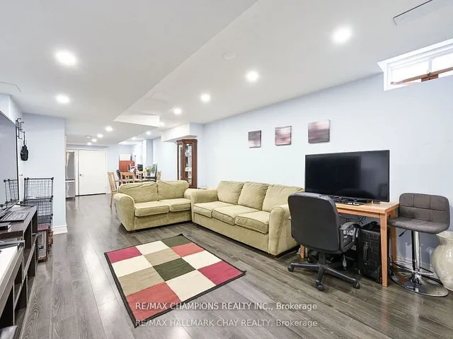 Additional property image - 104 Masters Green Cres