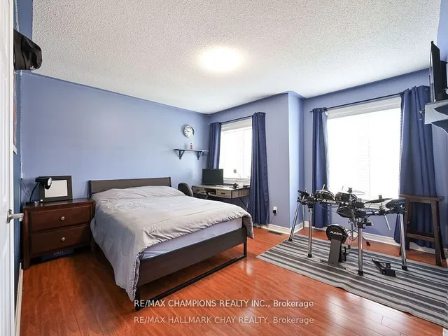 Additional property image - 104 Masters Green Cres