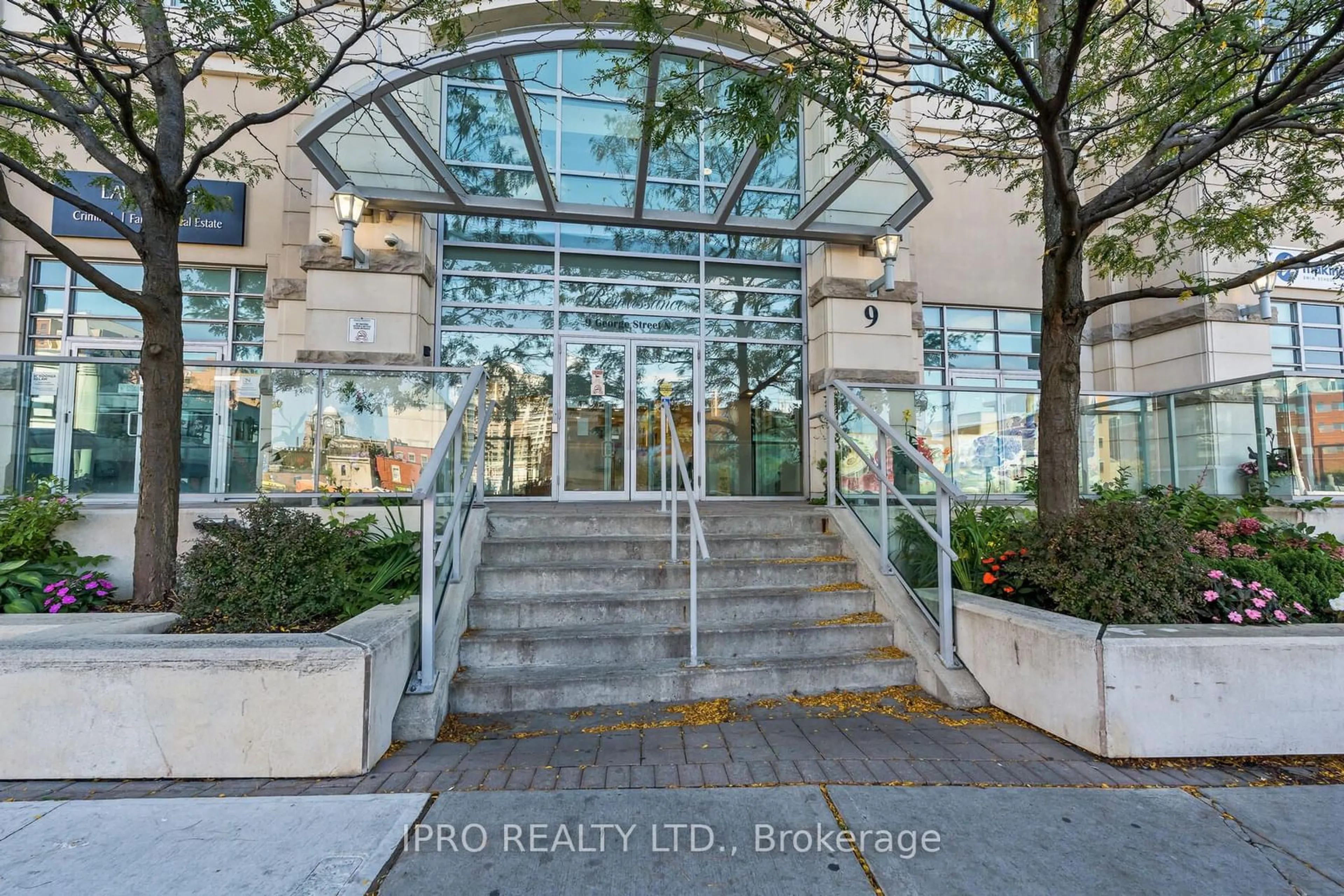 Indoor lobby, ceramic floors for 9 George St #1903, Brampton Ontario L6X 0T6