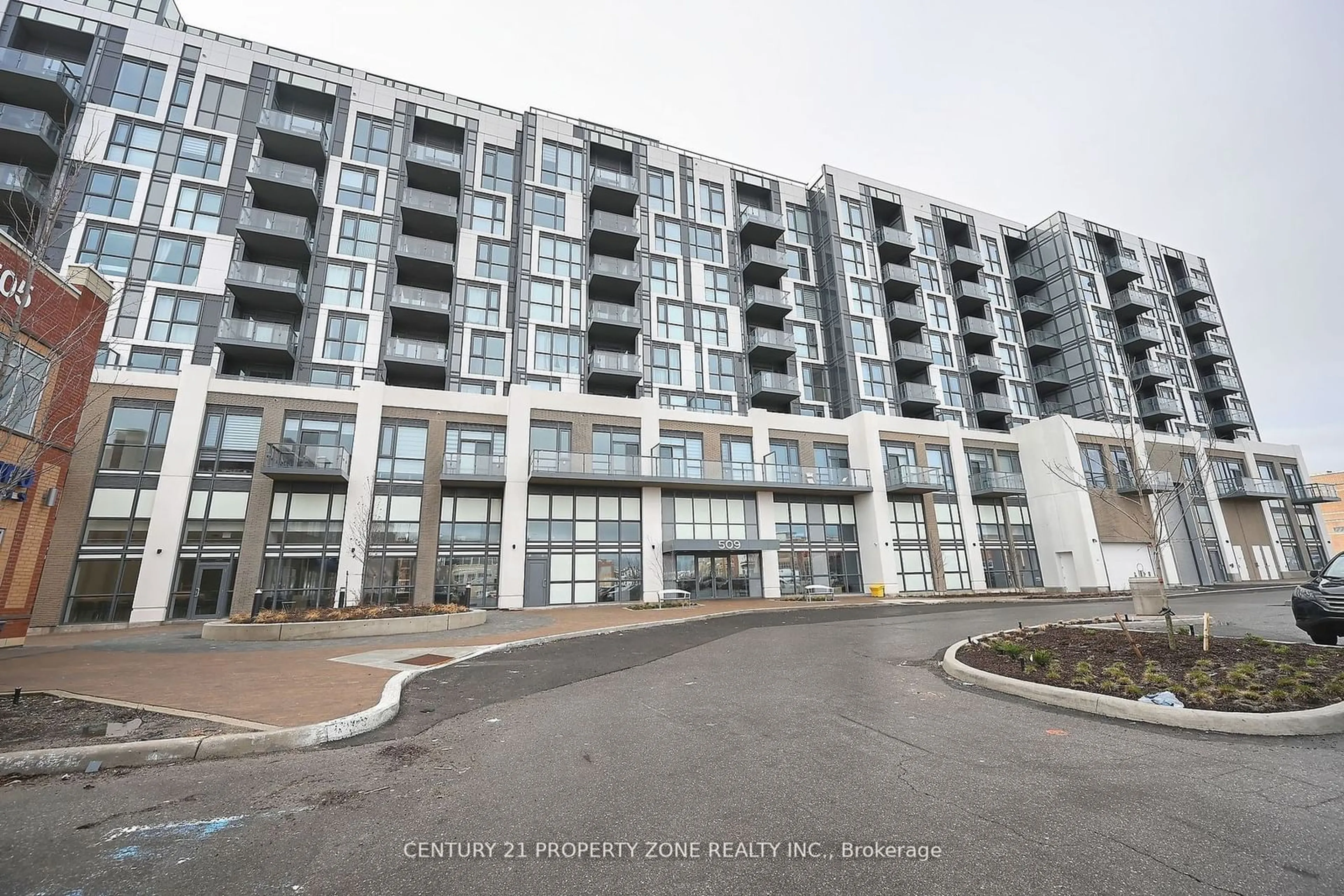 A pic from exterior of the house or condo, the front or back of building for 509 Dundas St #211, Oakville Ontario L6M 4M2