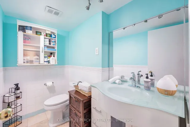 Additional property image - 5 Frith Rd Unit 201