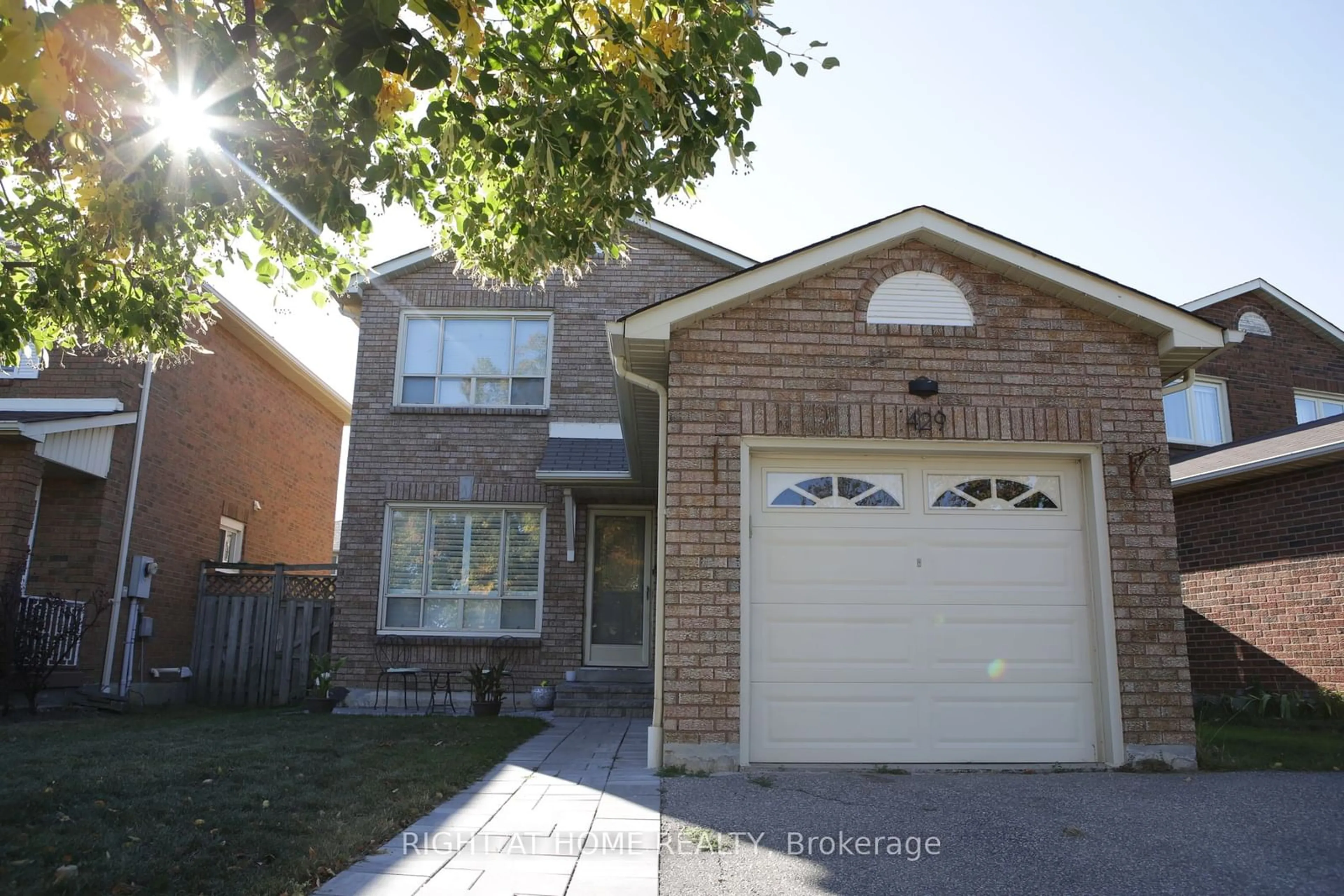 Frontside or backside of a home, cottage for 429 Laurentian Ave, Mississauga Ontario L4Z 2J7