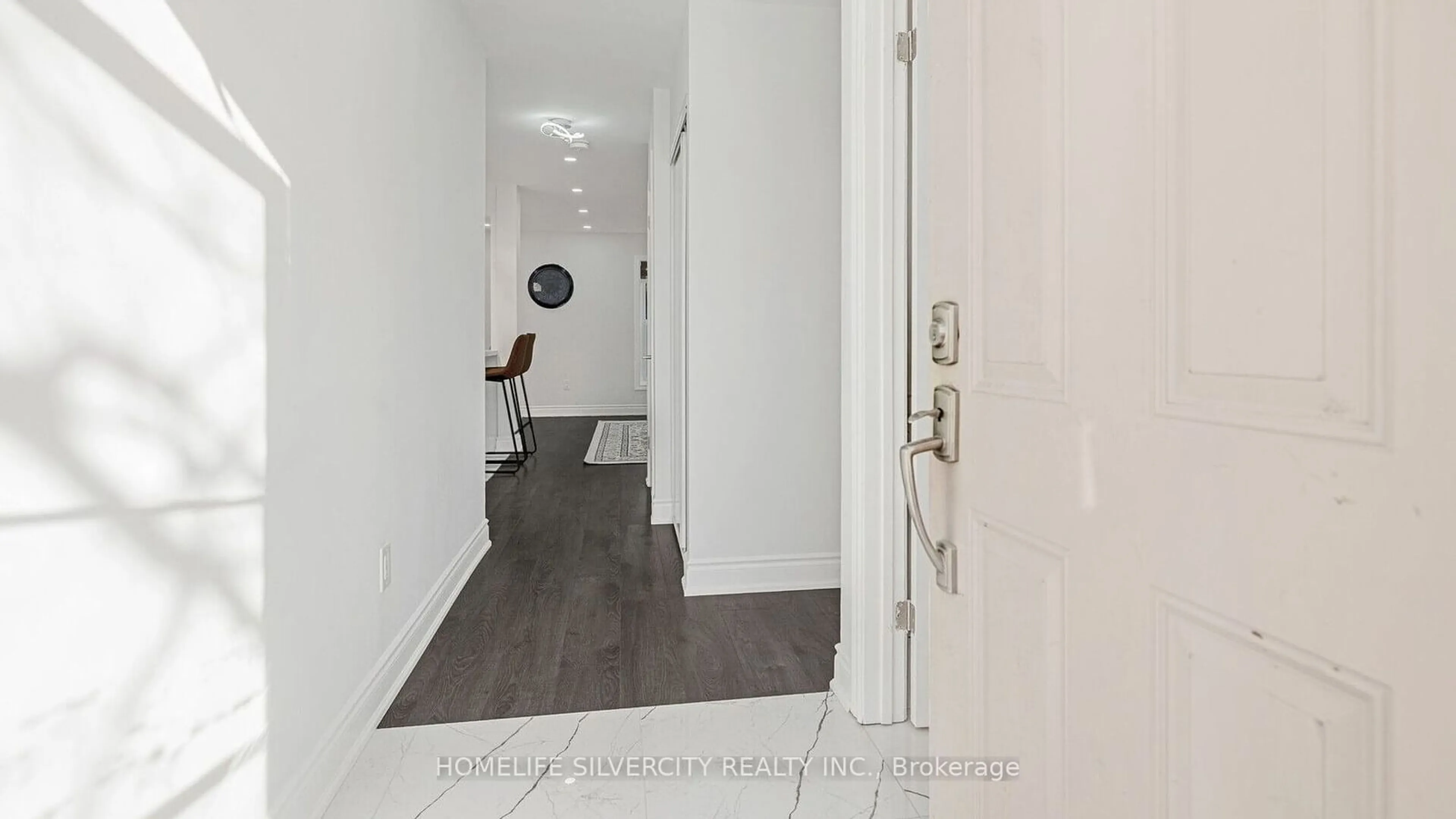 Indoor entryway, not visible floor for 3500 Glen Erin Dr #47, Mississauga Ontario L5L 1W6