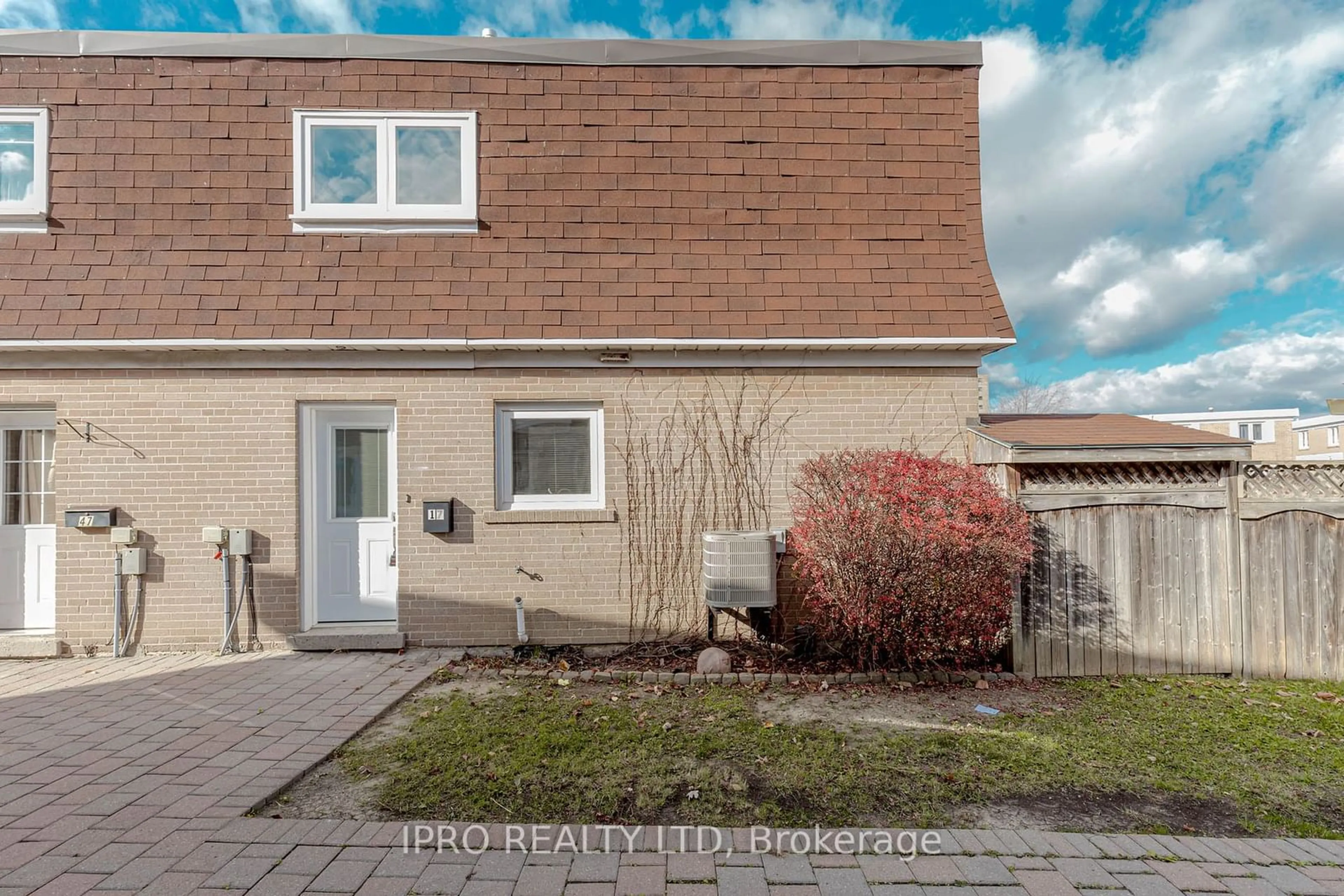 A pic from exterior of the house or condo, the street view for 17 Town House Cres, Brampton Ontario L6W 3C7