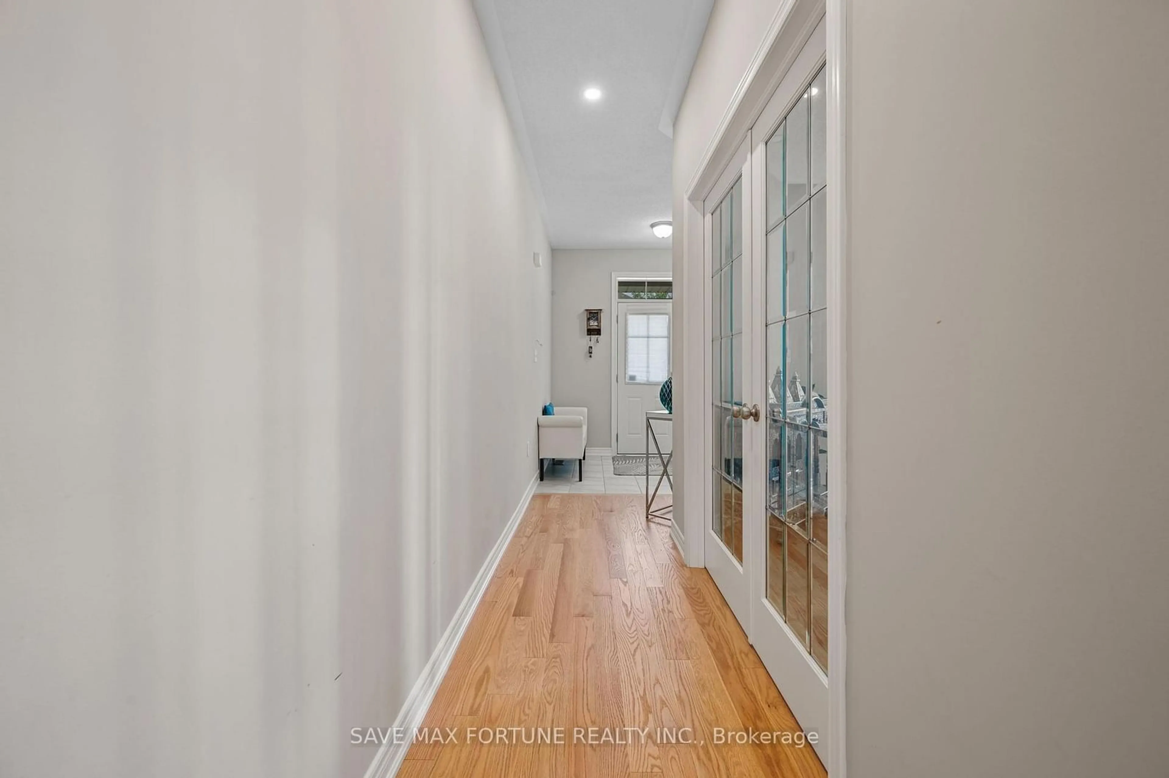 Indoor entryway, wood floors for 42 Kambalda Rd, Brampton Ontario L7A 5J3