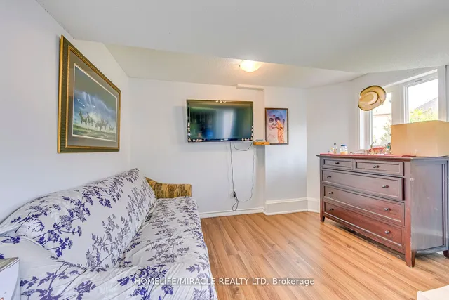 Additional property image - 63 Portrush Tr