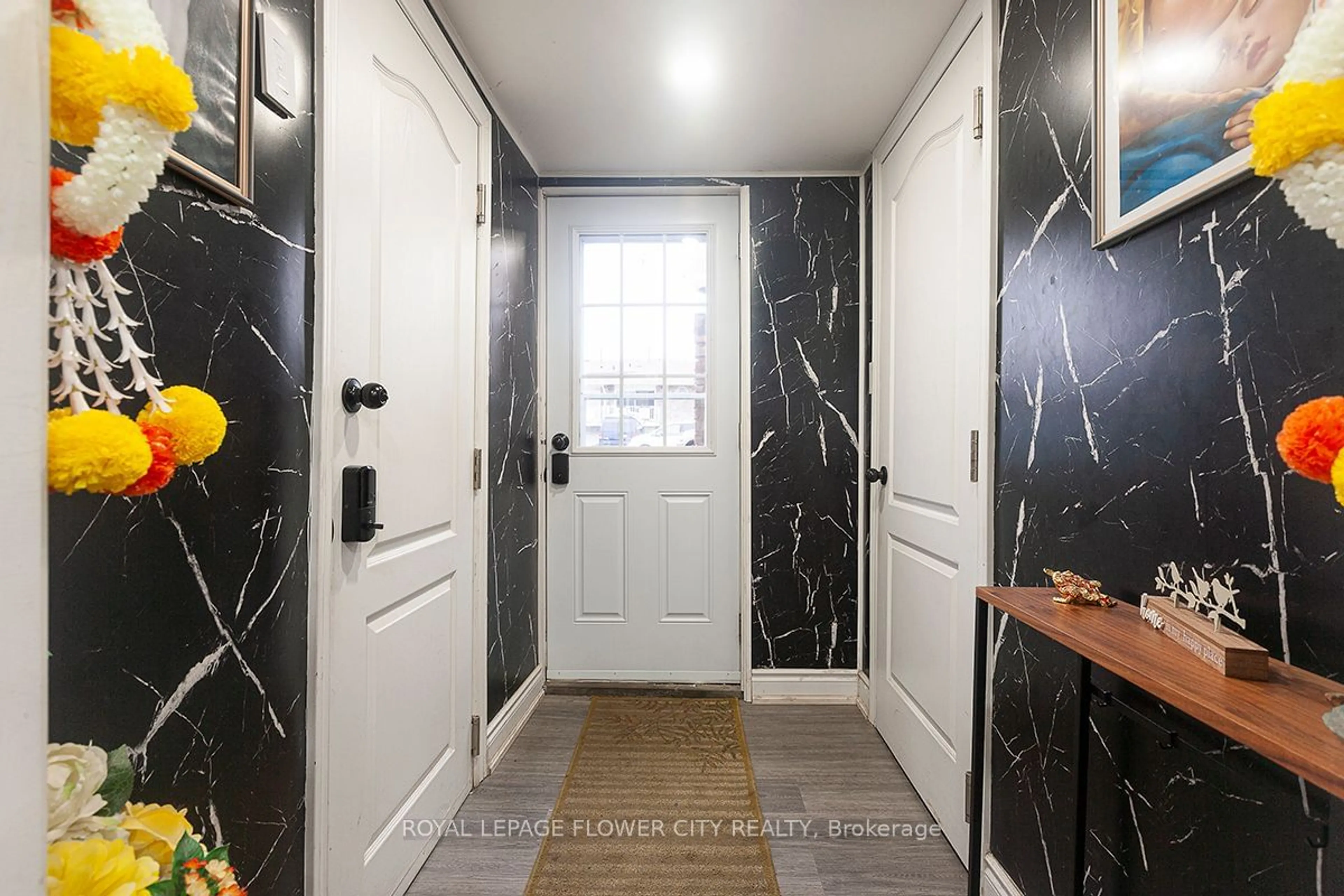 Indoor entryway, ceramic floors for 329 Hansen Rd, Brampton Ontario L6V 2Y2