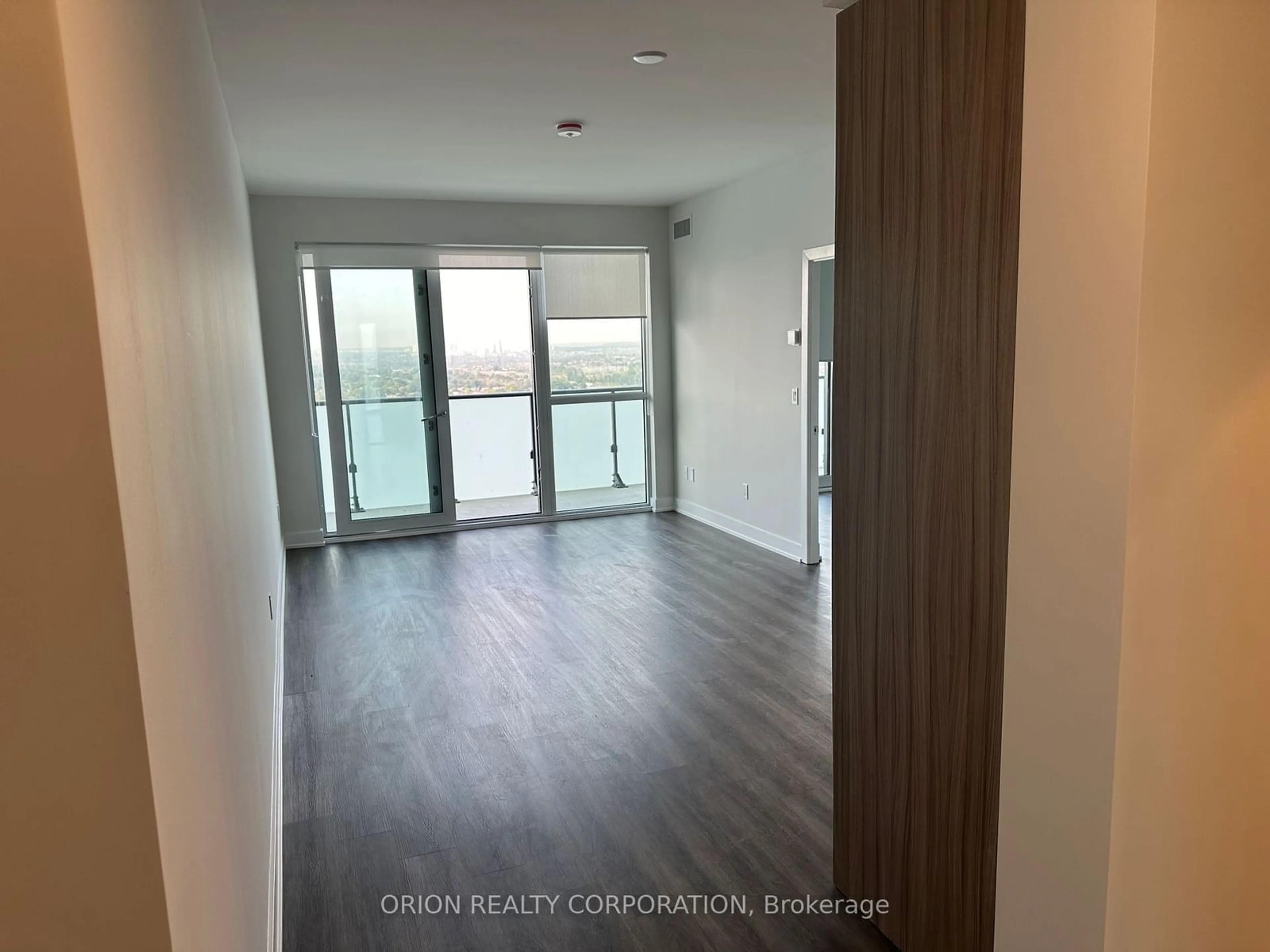 Indoor entryway, wood floors for 4130 Parkside Village Dr #2211, Mississauga Ontario L5B 3M8