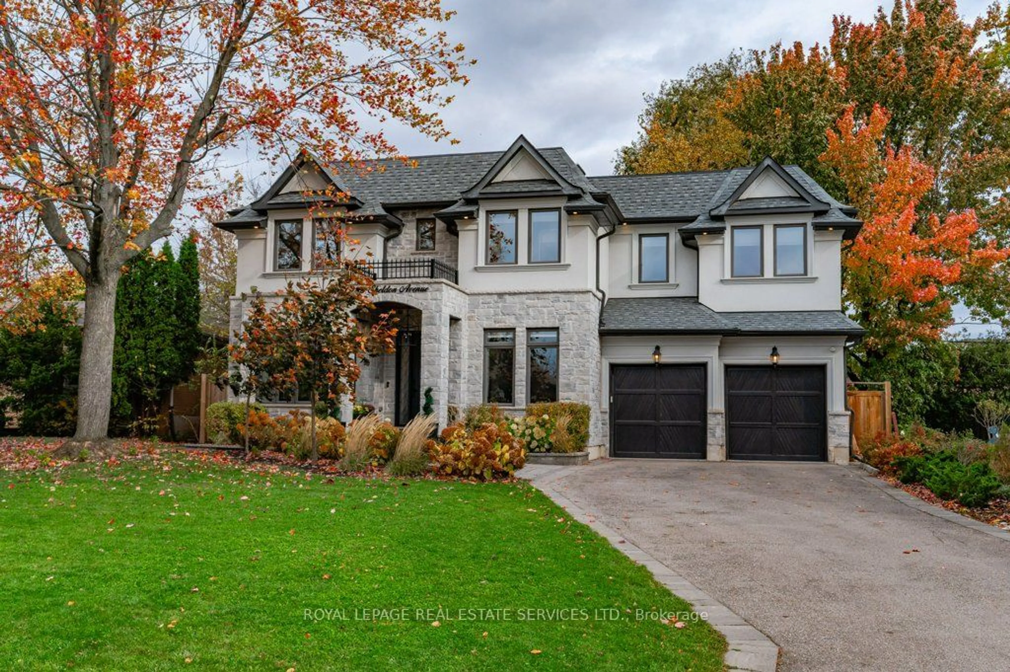 Frontside or backside of a home, the street view for 1325 Sheldon Ave, Oakville Ontario L6L 2P9