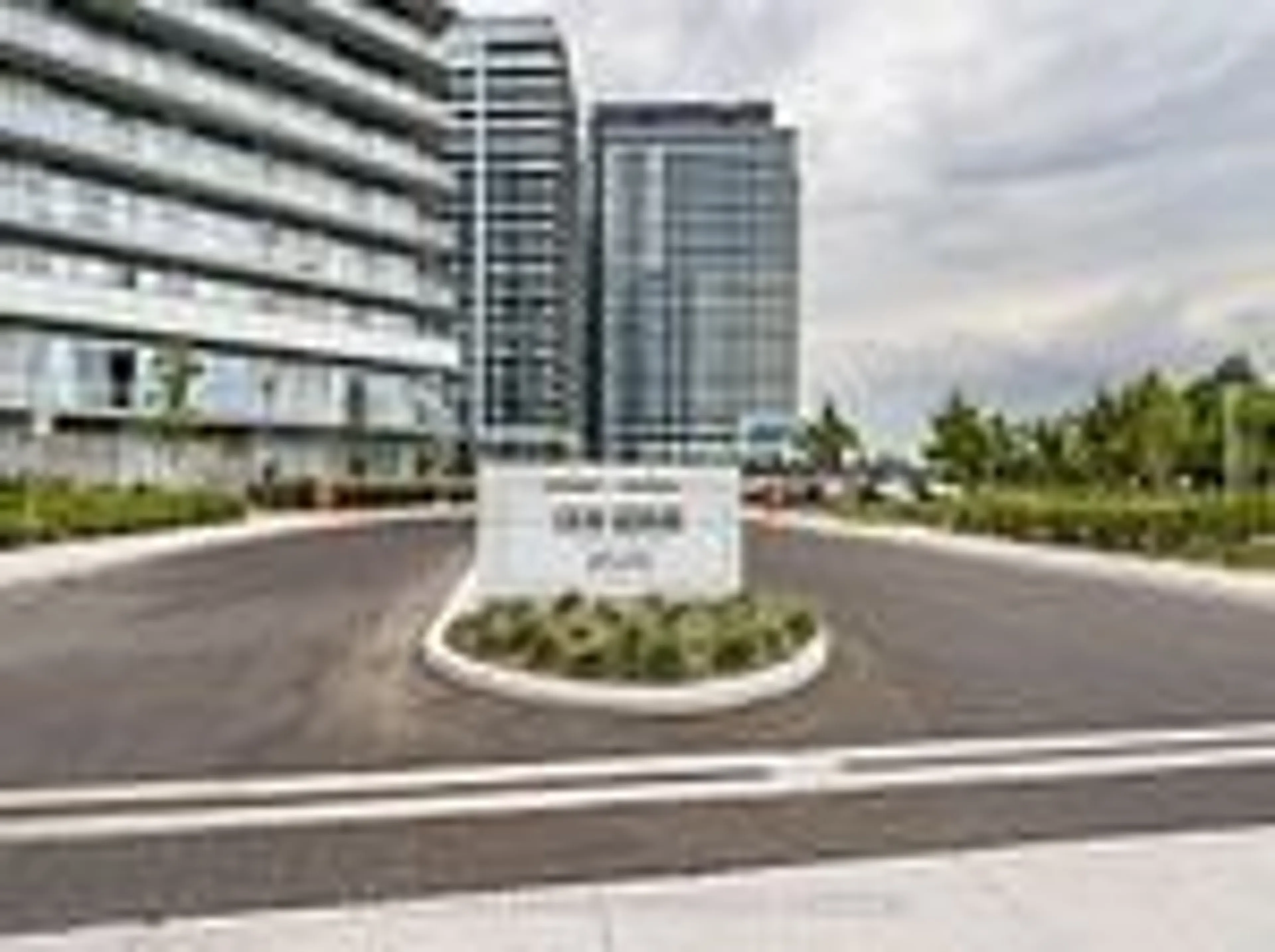 A pic from exterior of the house or condo, the street view for 4675 Metcalfe Ave #209, Mississauga Ontario L5M 0Z8