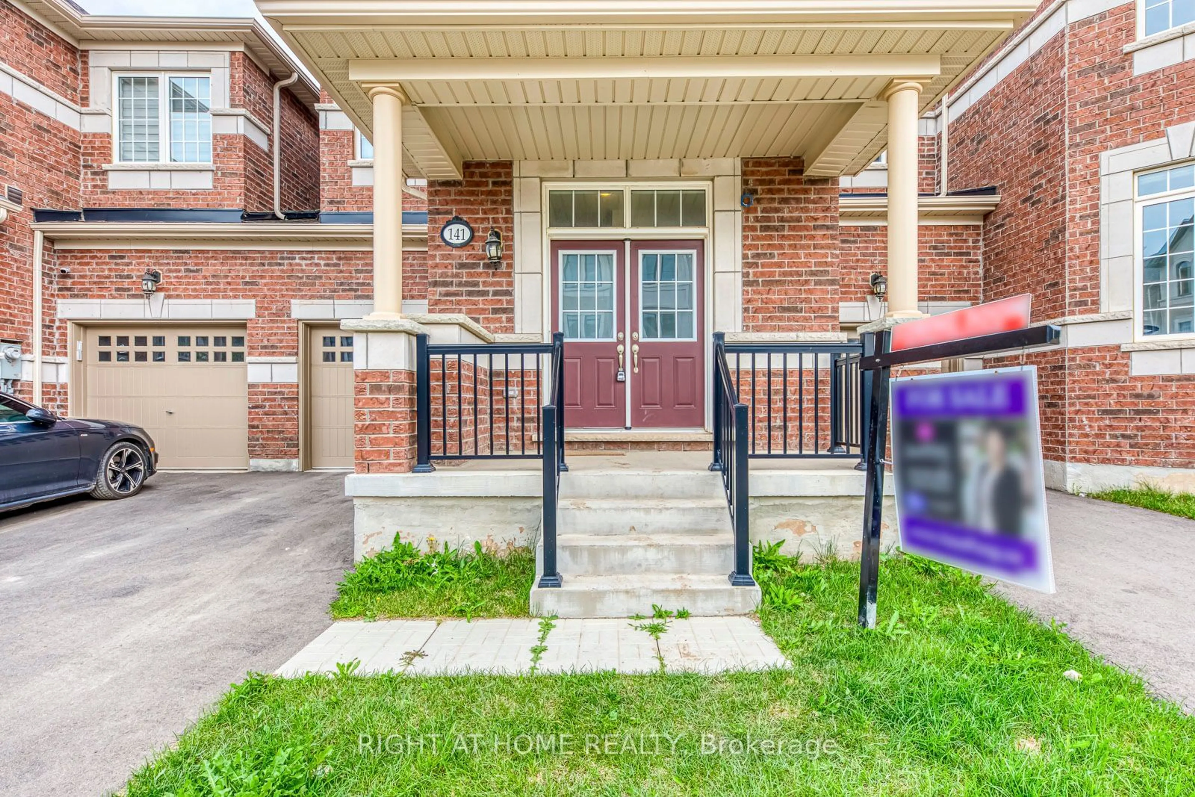 A pic from exterior of the house or condo, the street view for 141 Marigold Gdns, Oakville Ontario L6H 0Y2