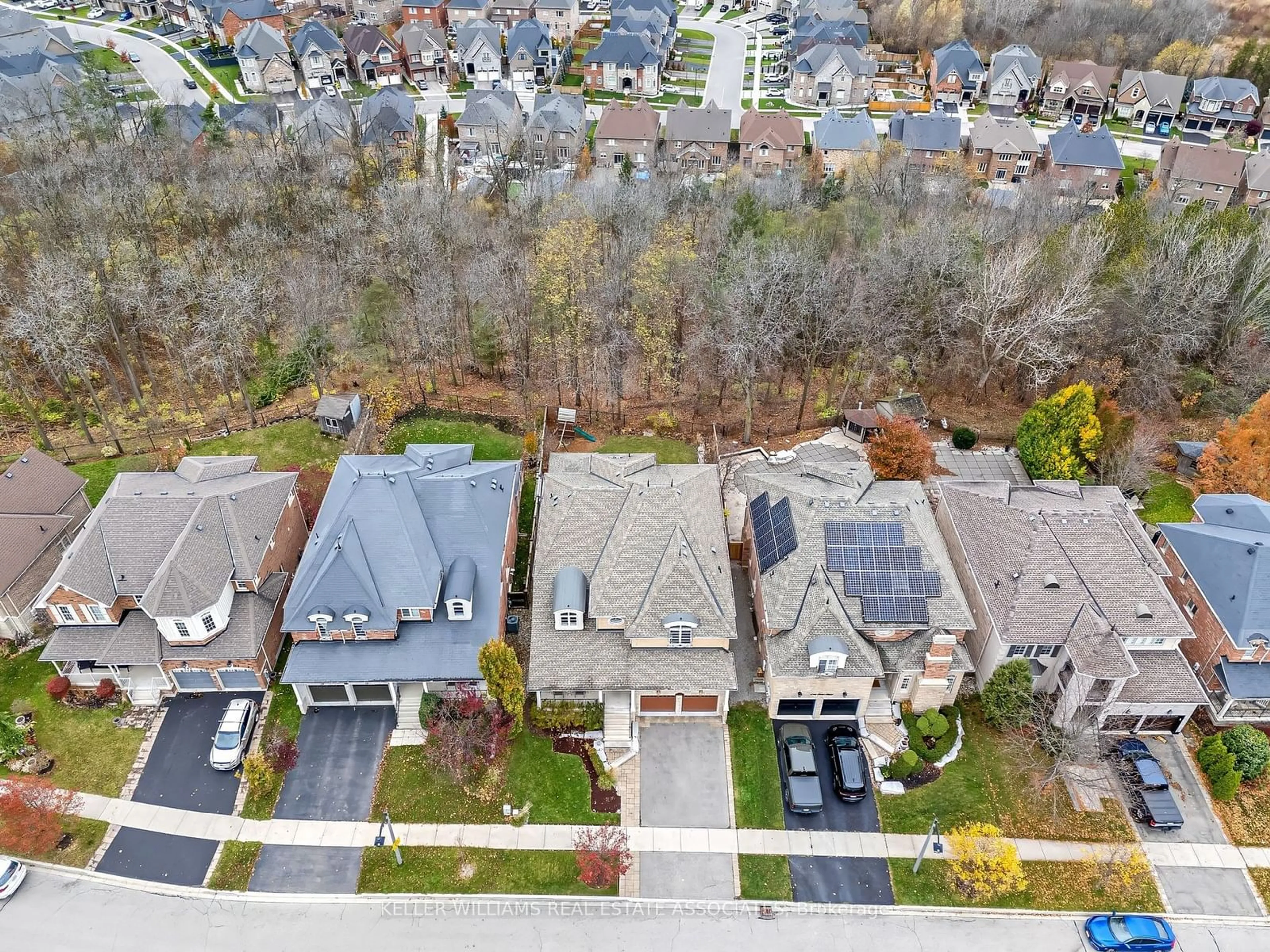 Frontside or backside of a home, the street view for 298 Eaton St, Halton Hills Ontario L7G 6N7