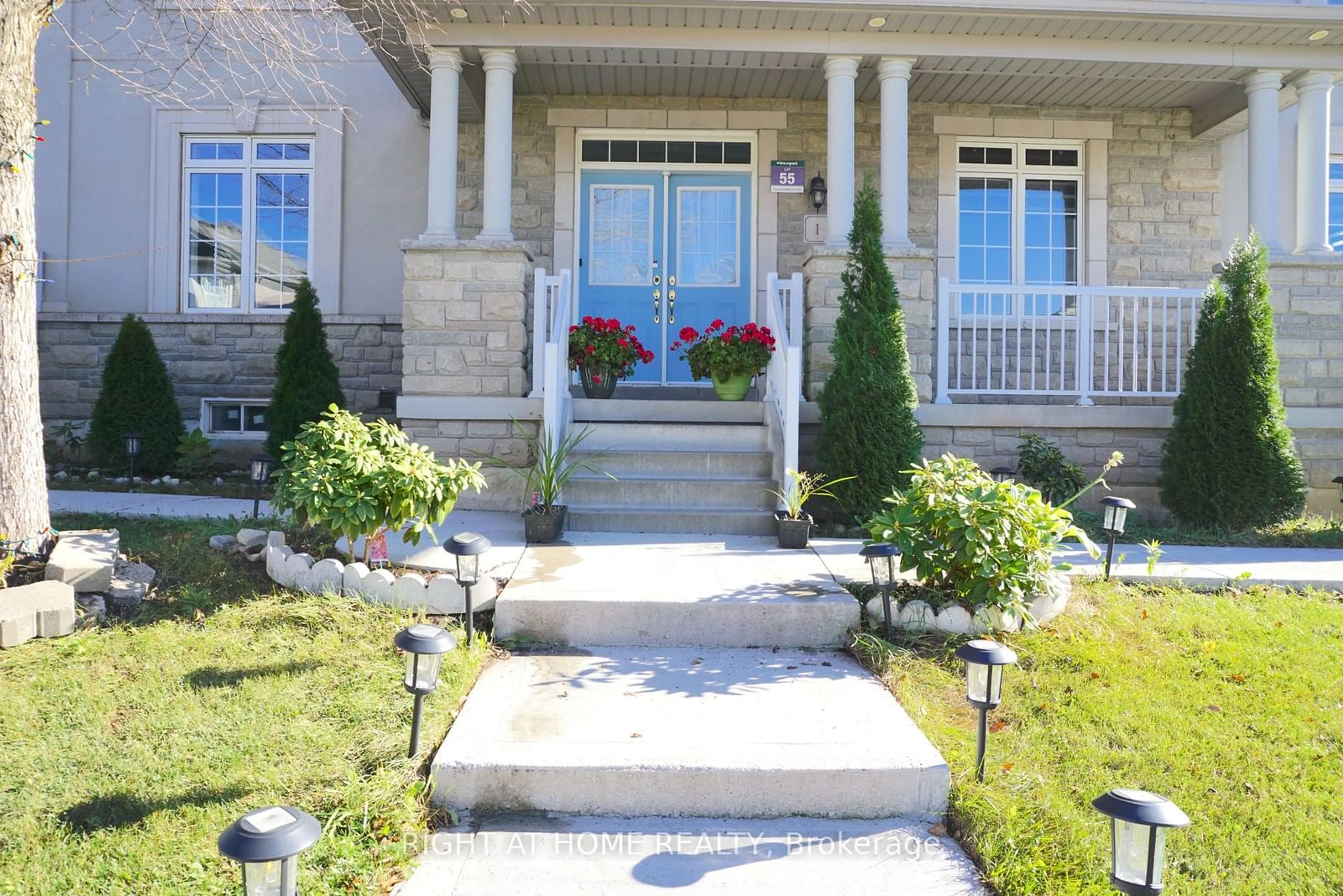 Indoor entryway, carpet floors for 1 Sage Meadow Cres, Brampton Ontario L6Y 0Y1