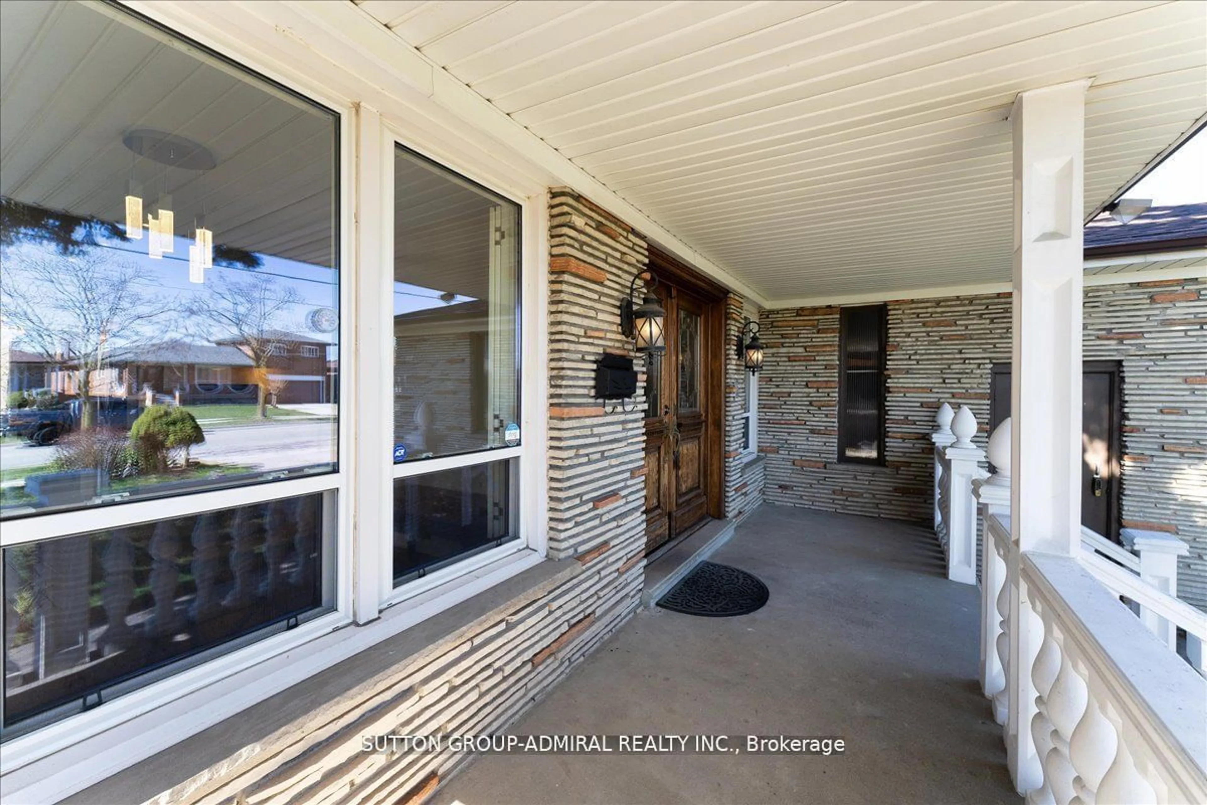 Indoor entryway, wood floors for 241 Derrydown Rd, Toronto Ontario M3J 1S2