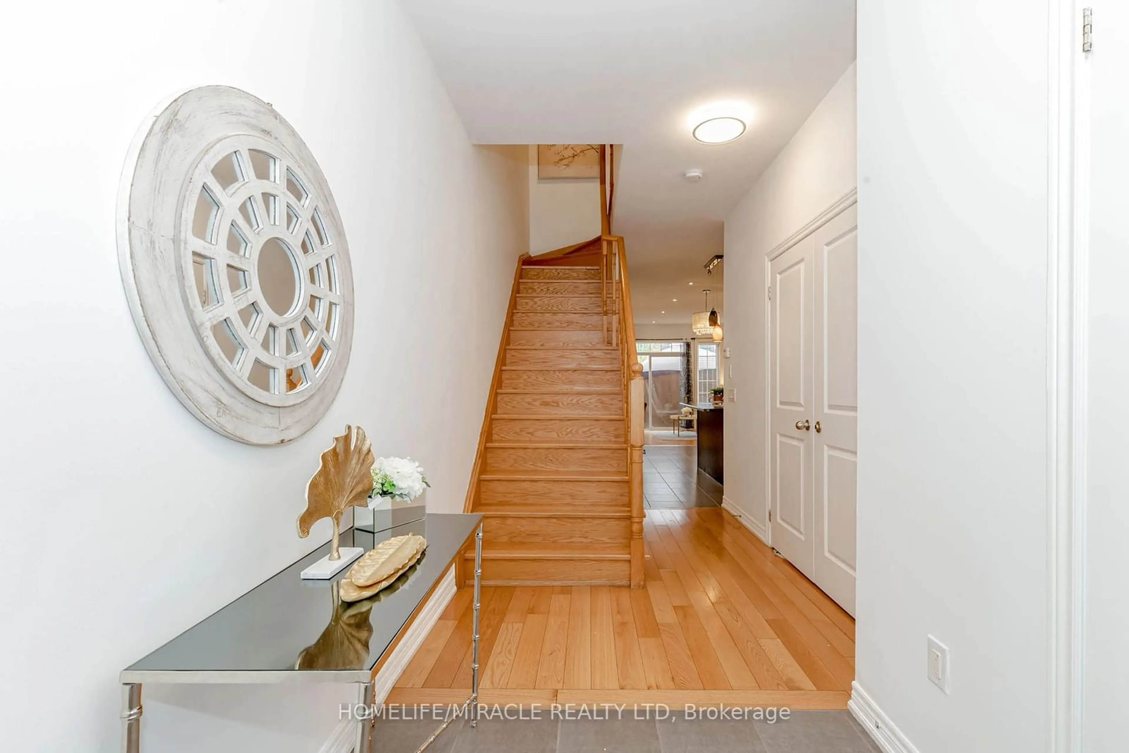 Indoor entryway, wood floors for 9 Dufay Rd, Brampton Ontario L7A 4A1