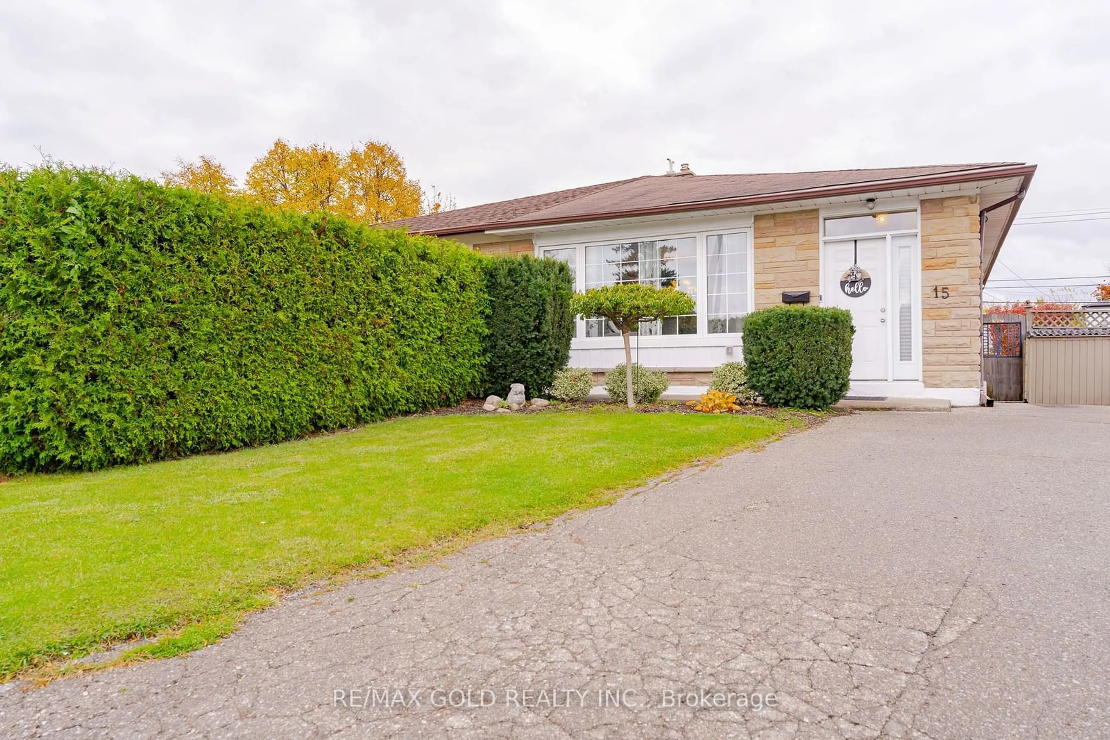 Frontside or backside of a home, the street view for 15 Ava Crt, Brampton Ontario L6T 1L5