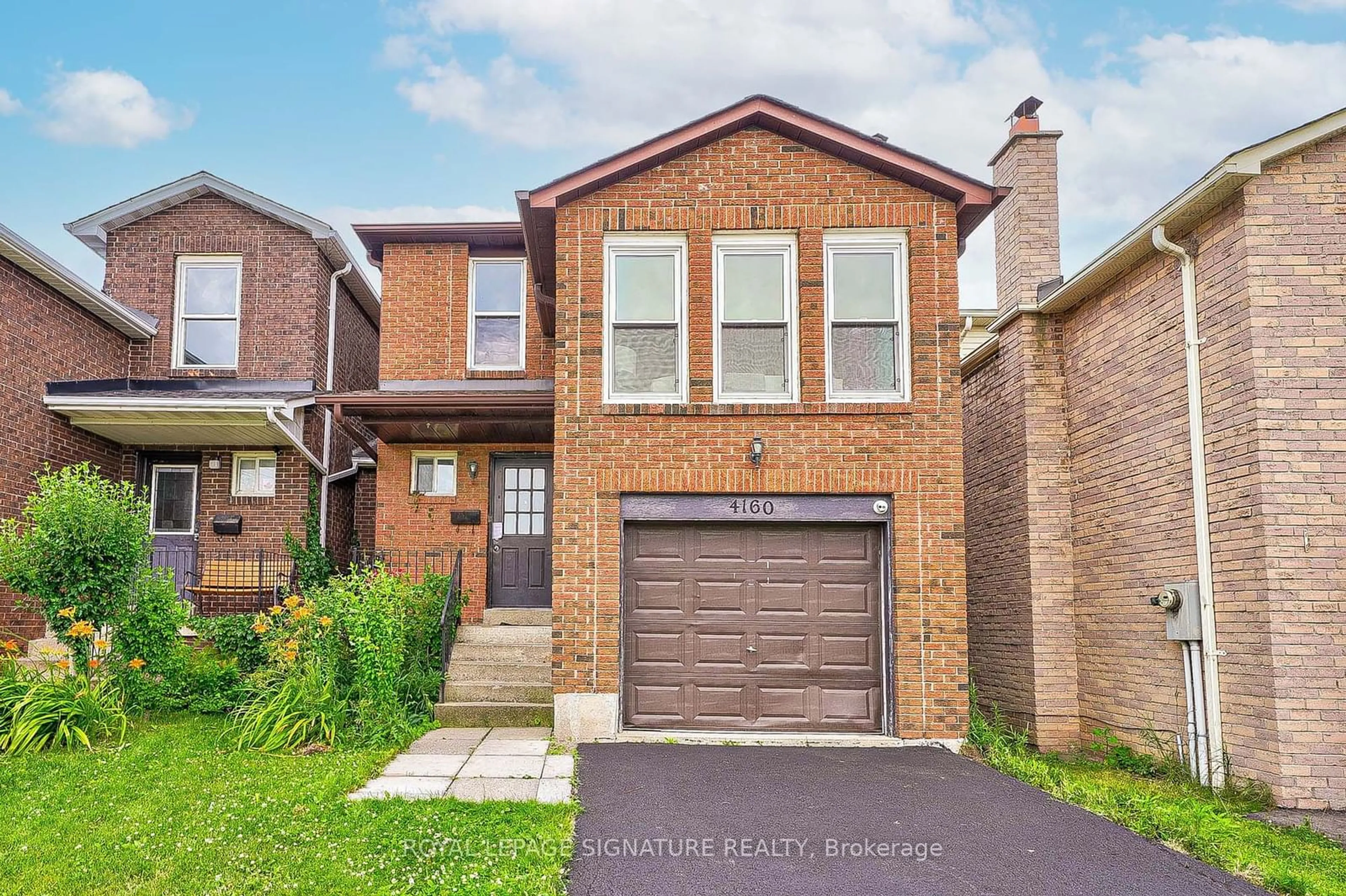 Home with brick exterior material for 4160 Beacon Lane, Mississauga Ontario L5C 3V9