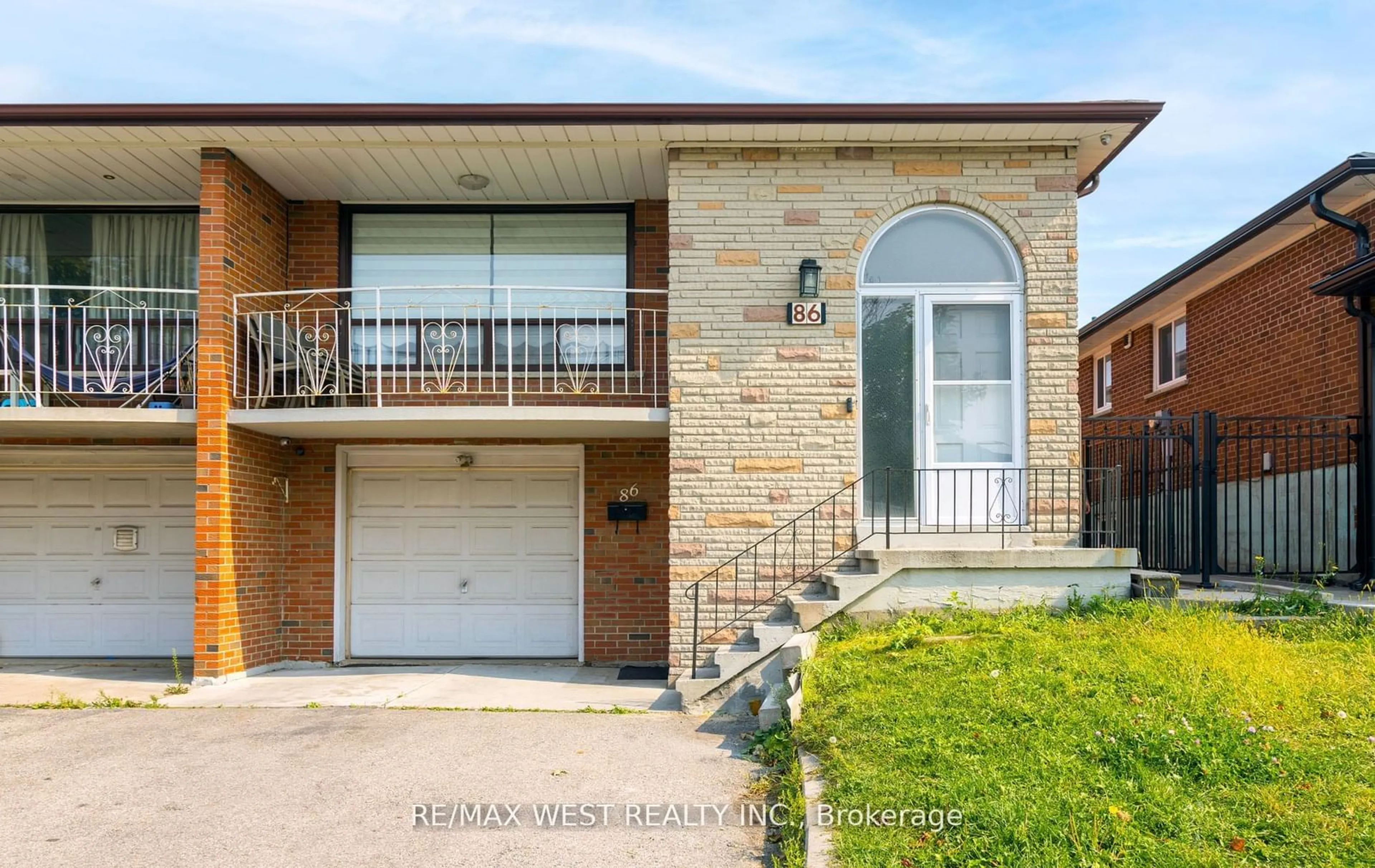 Frontside or backside of a home, the street view for 86 Blossom Cres, Toronto Ontario M3N 2B2