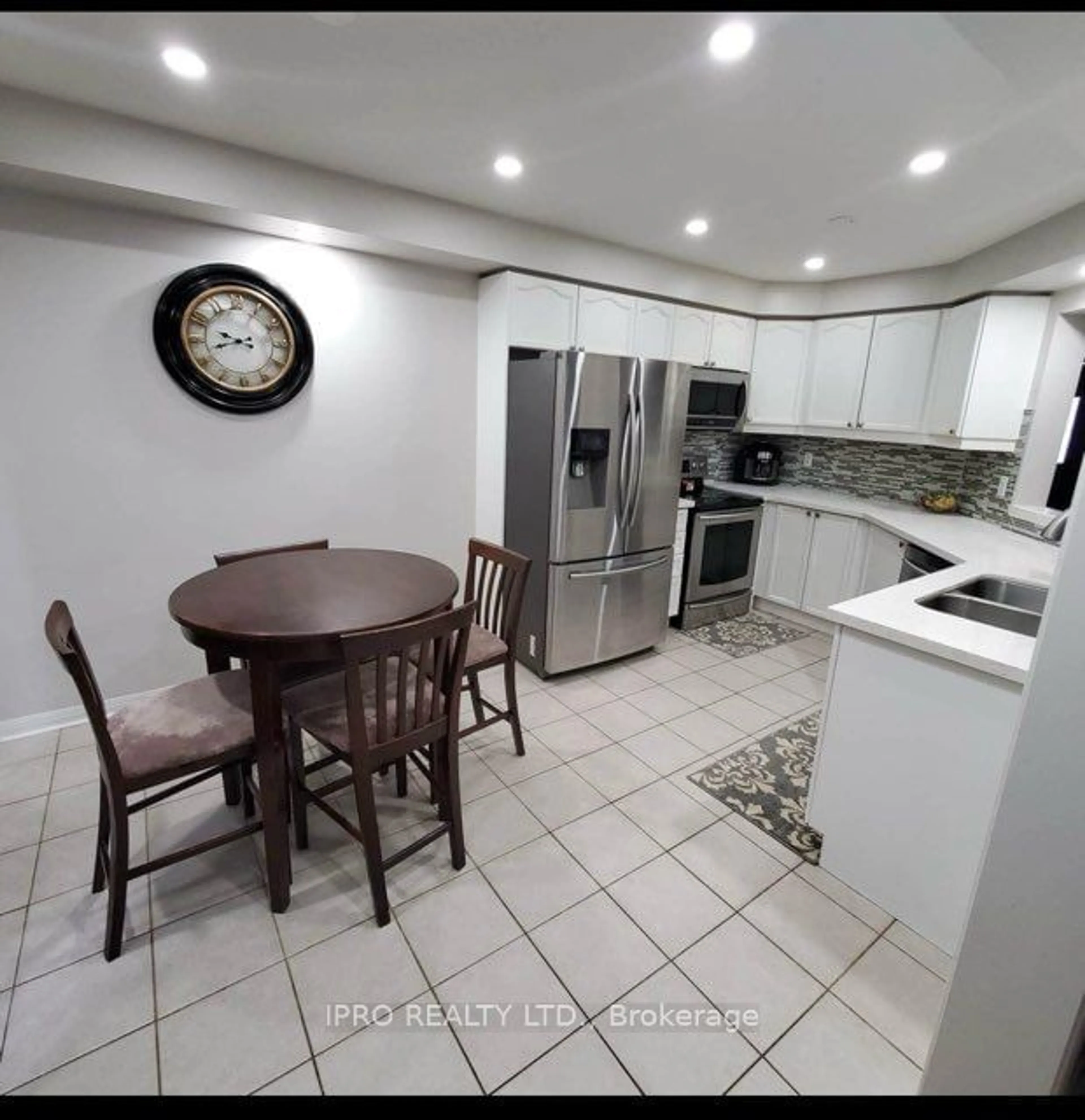 Kitchen, not visible floor, cottage for 803 Ferguson Dr, Milton Ontario L9T 6L5