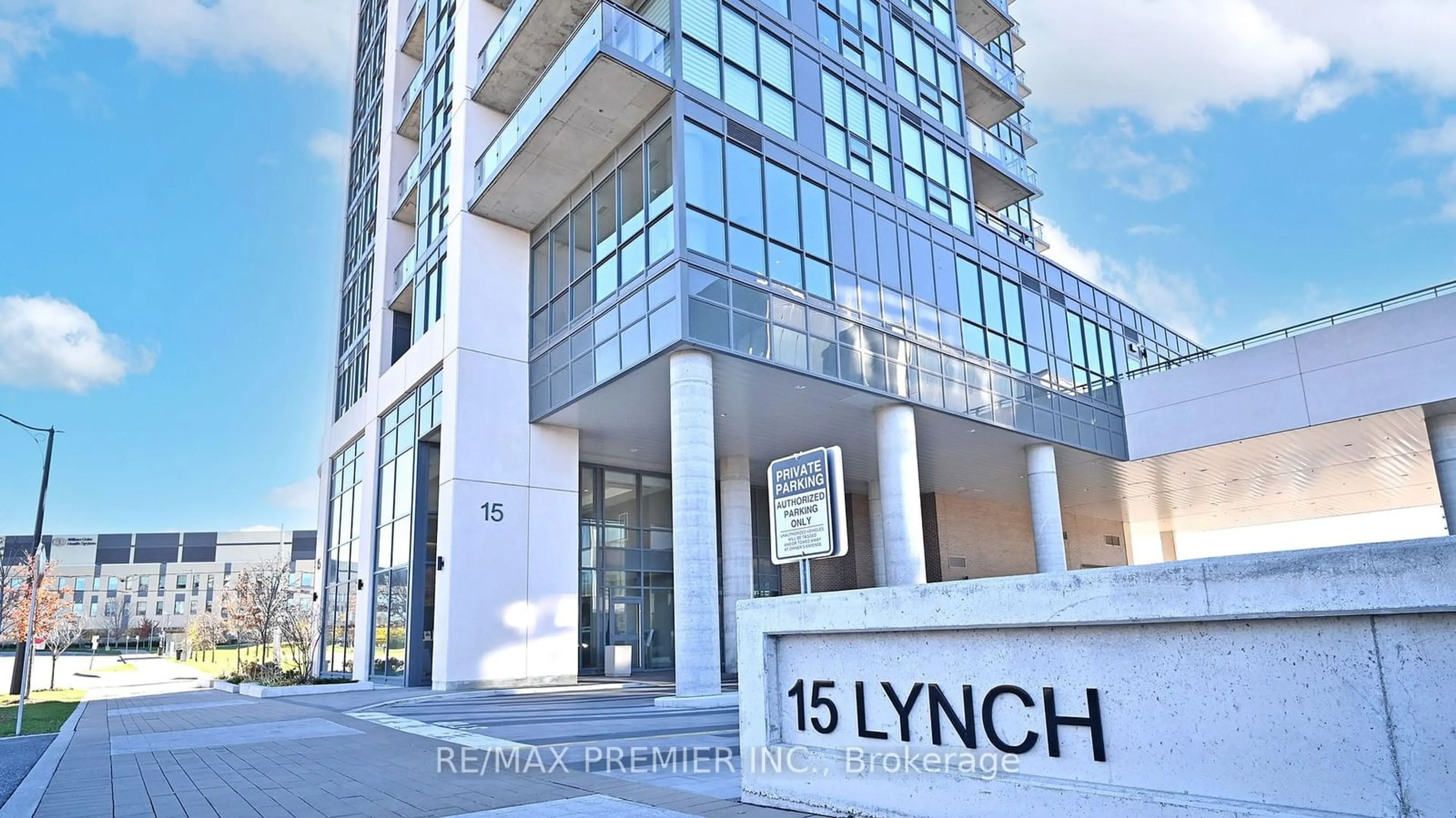 Indoor foyer for 15 Lynch St #808, Brampton Ontario L6W 0C7