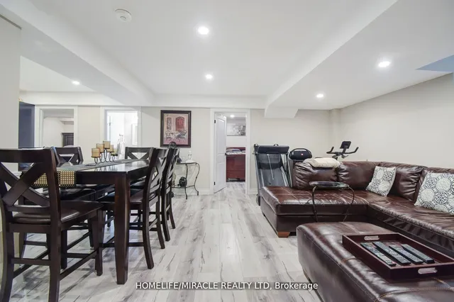 Additional property image - 33 Orangeblossom Tr