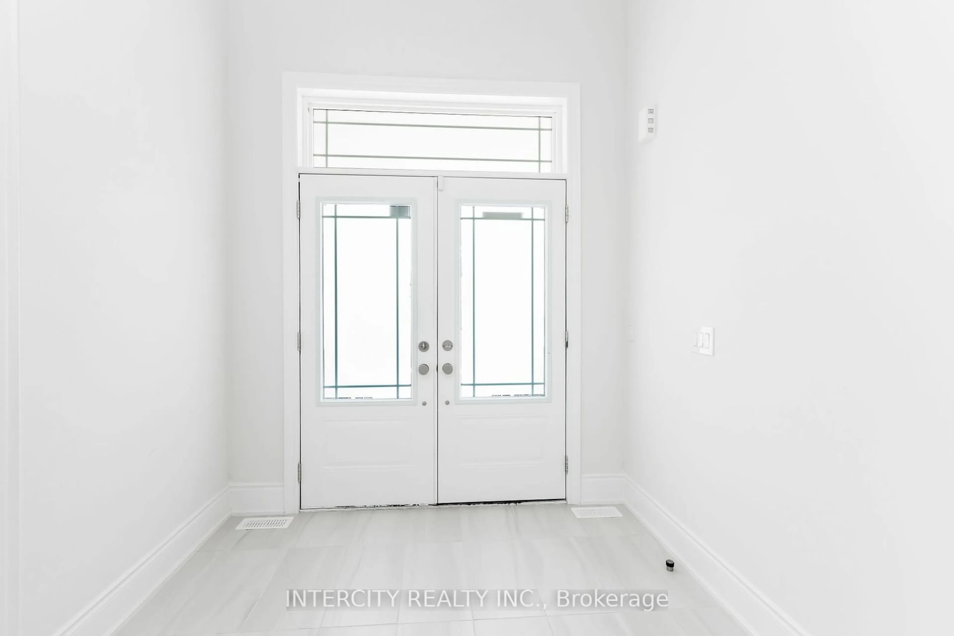 Indoor entryway, not visible floor for 68 Raspberry Ridge Ave, Caledon Ontario L7C 0H1