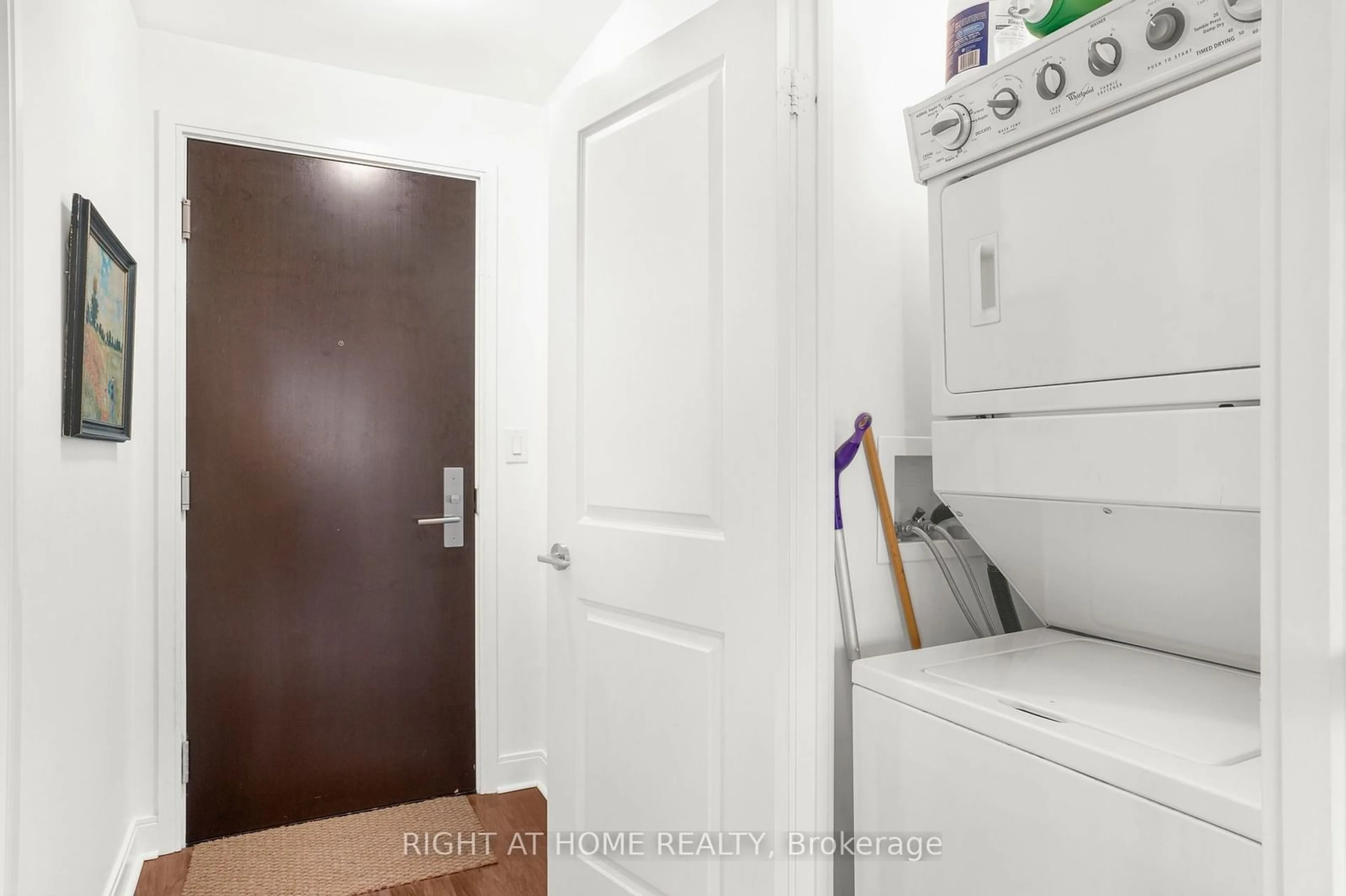 Laundry room for 50 Absolute Ave #2405, Mississauga Ontario L4Z 0A8