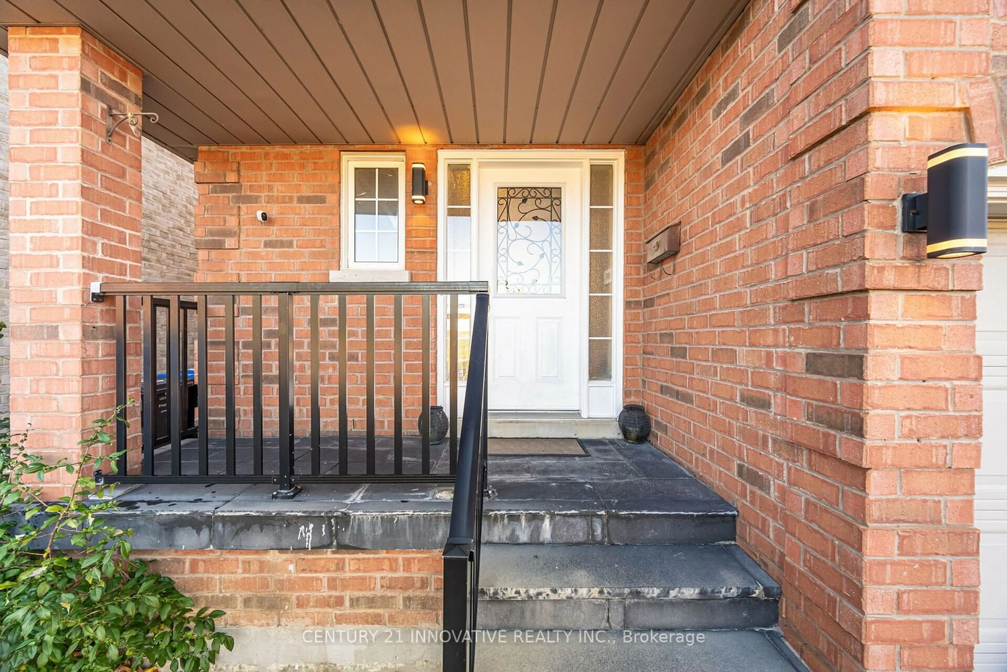 Indoor entryway, wood floors for 796 Nolan Rd, Mississauga Ontario L5V 2S5