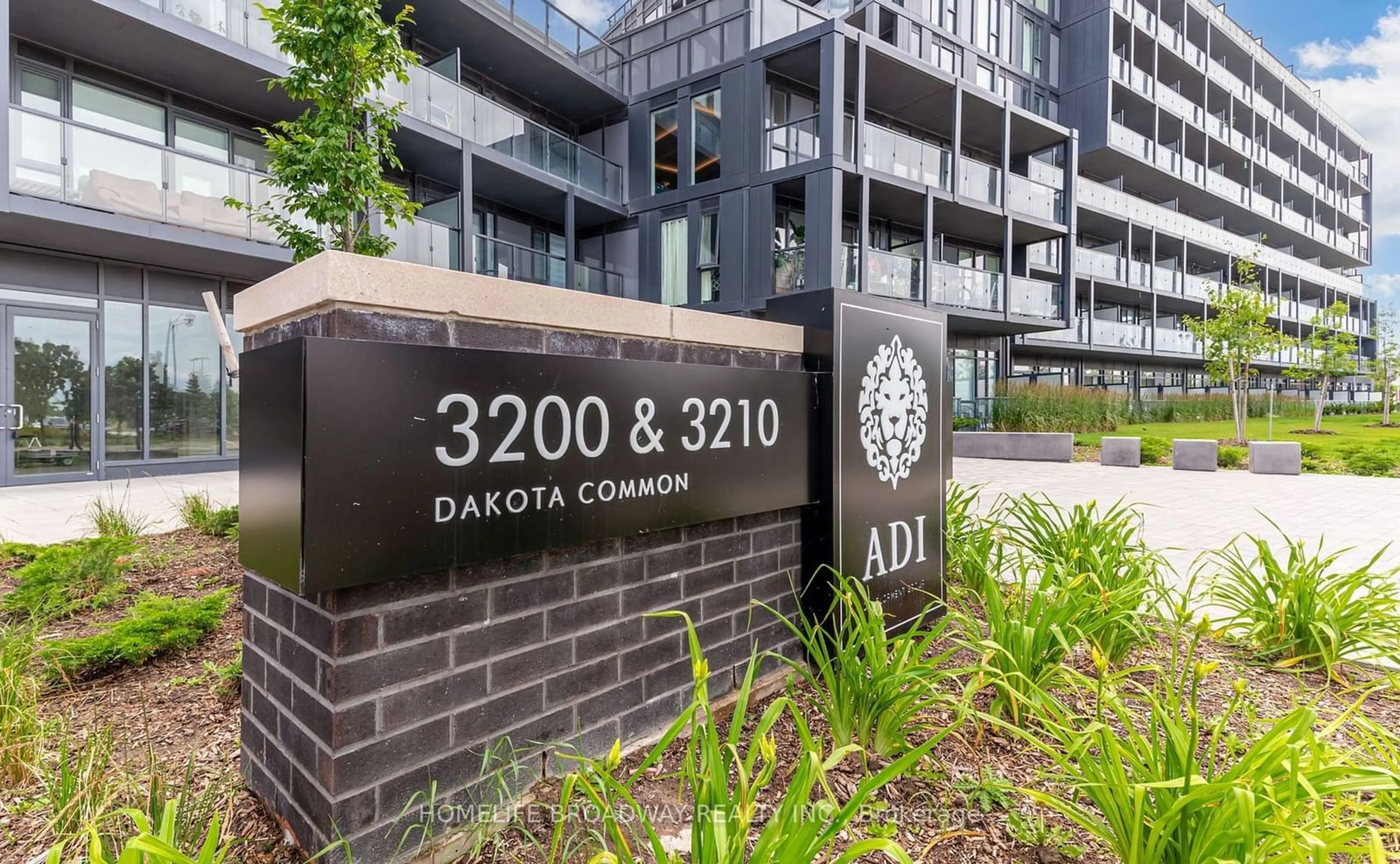 Patio, the front or back of building for 3200 DAKOTA COMMON Rd #b610, Burlington Ontario L7M 0H4