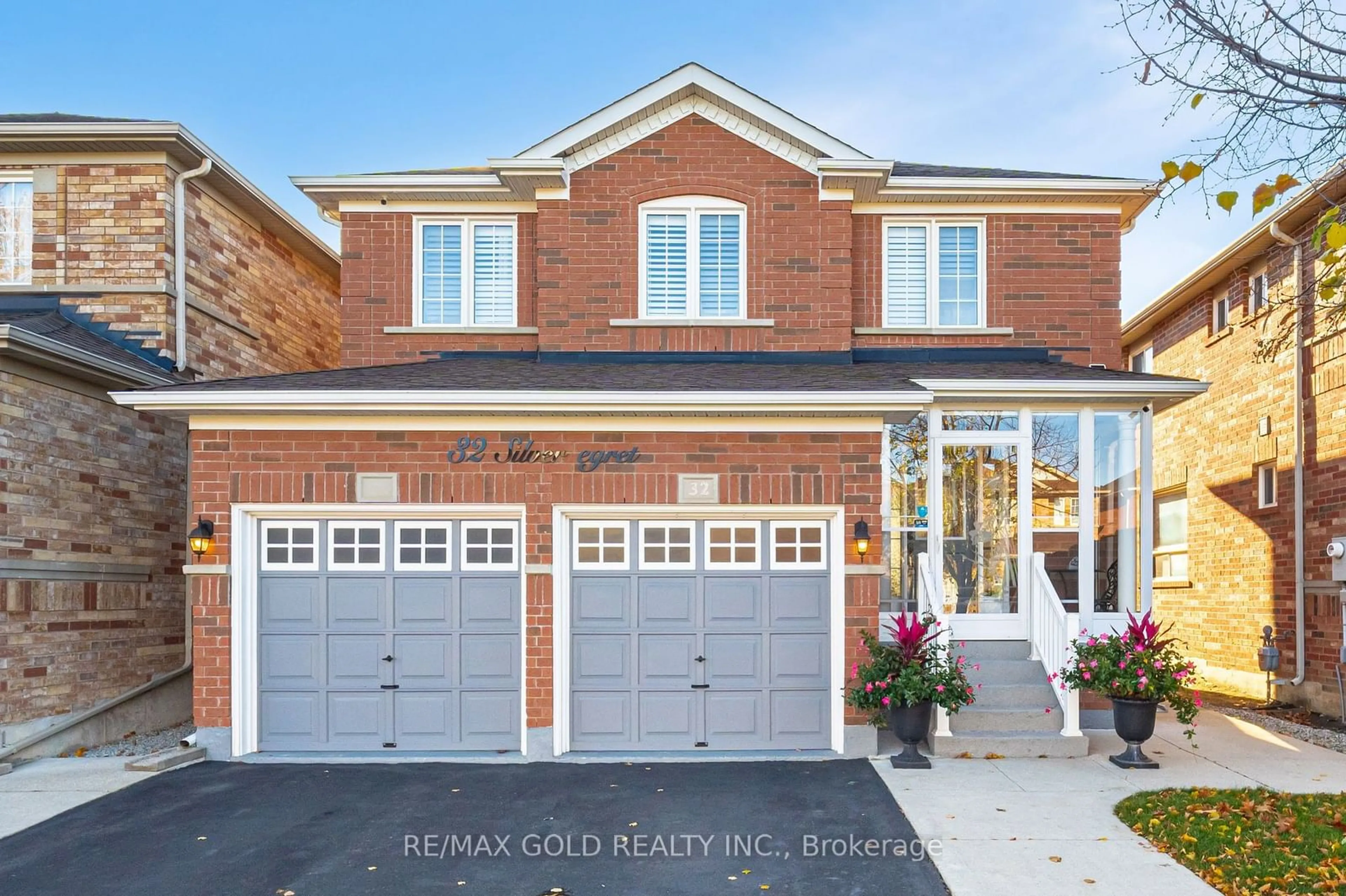 Home with brick exterior material for 32 Silver Egret Rd, Brampton Ontario L7A 3P6