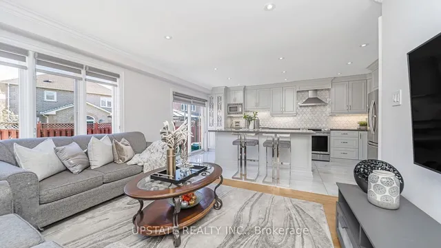 Additional property image - 6 Mannel Cres