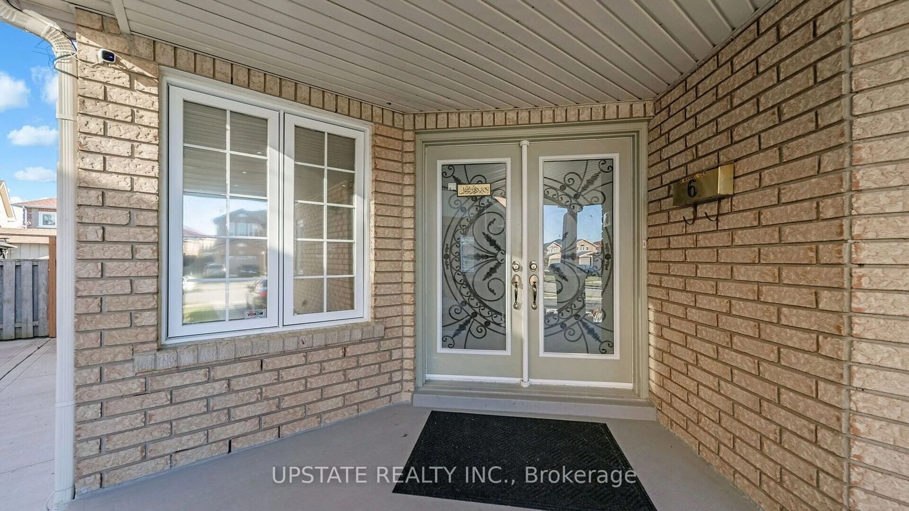 Indoor entryway, cement floor for 6 Mannel Cres, Brampton Ontario L6Y 5E1