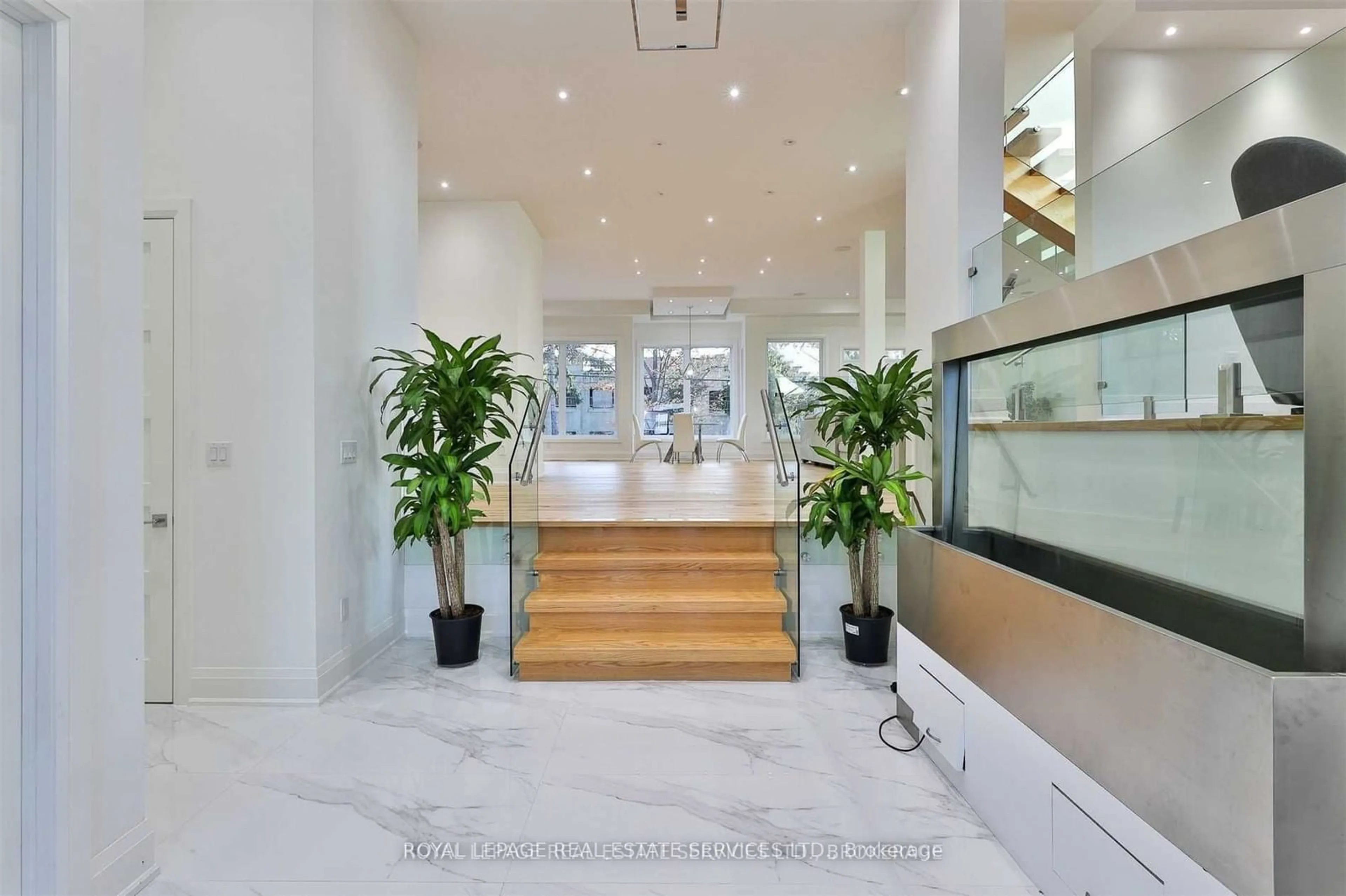 Indoor foyer, ceramic floors for 61 Dane Ave, Toronto Ontario M6A 1G4