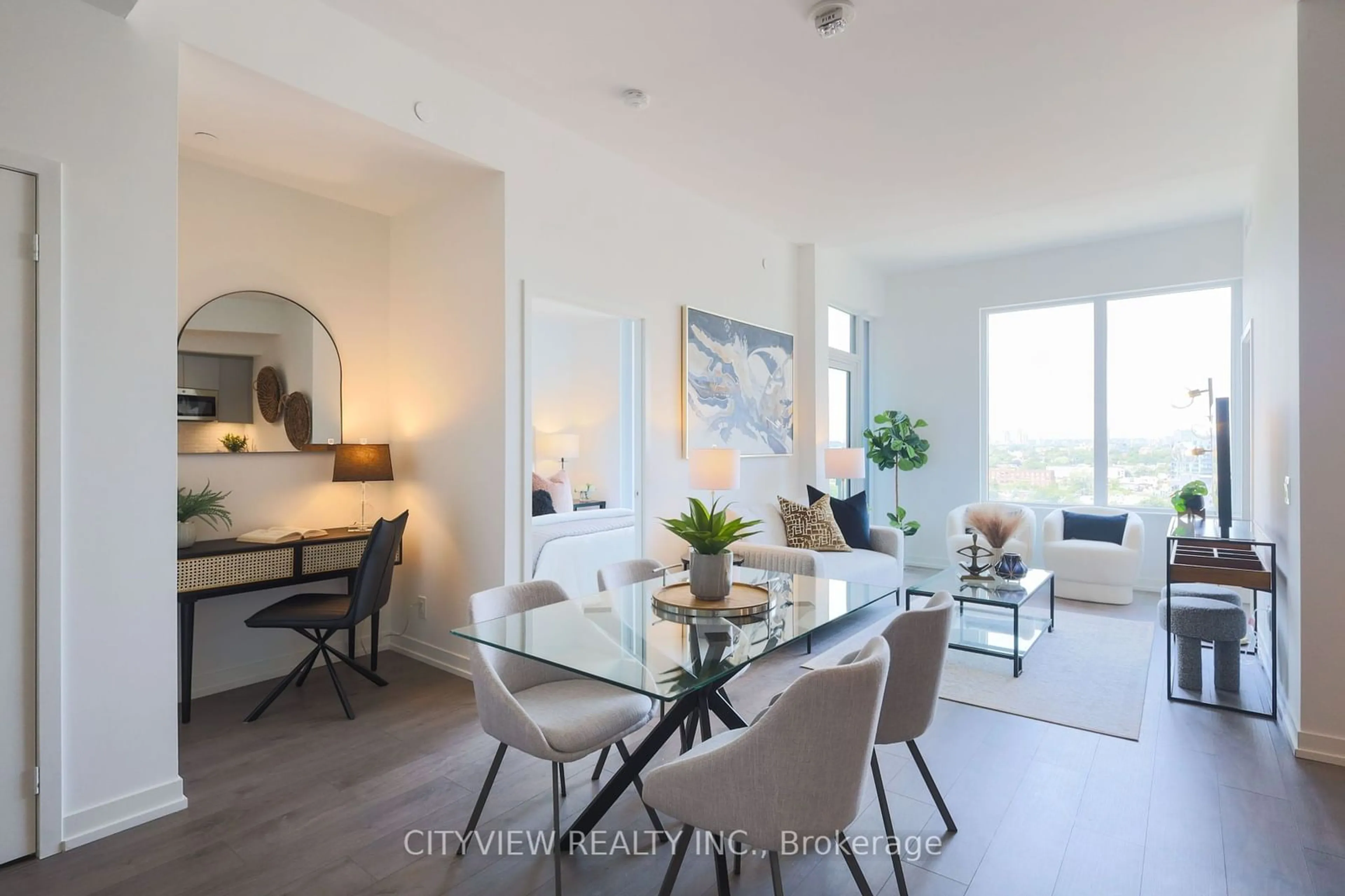 Dining room, wood floors for 270 Dufferin St #LPH14, Toronto Ontario M6K 0H8