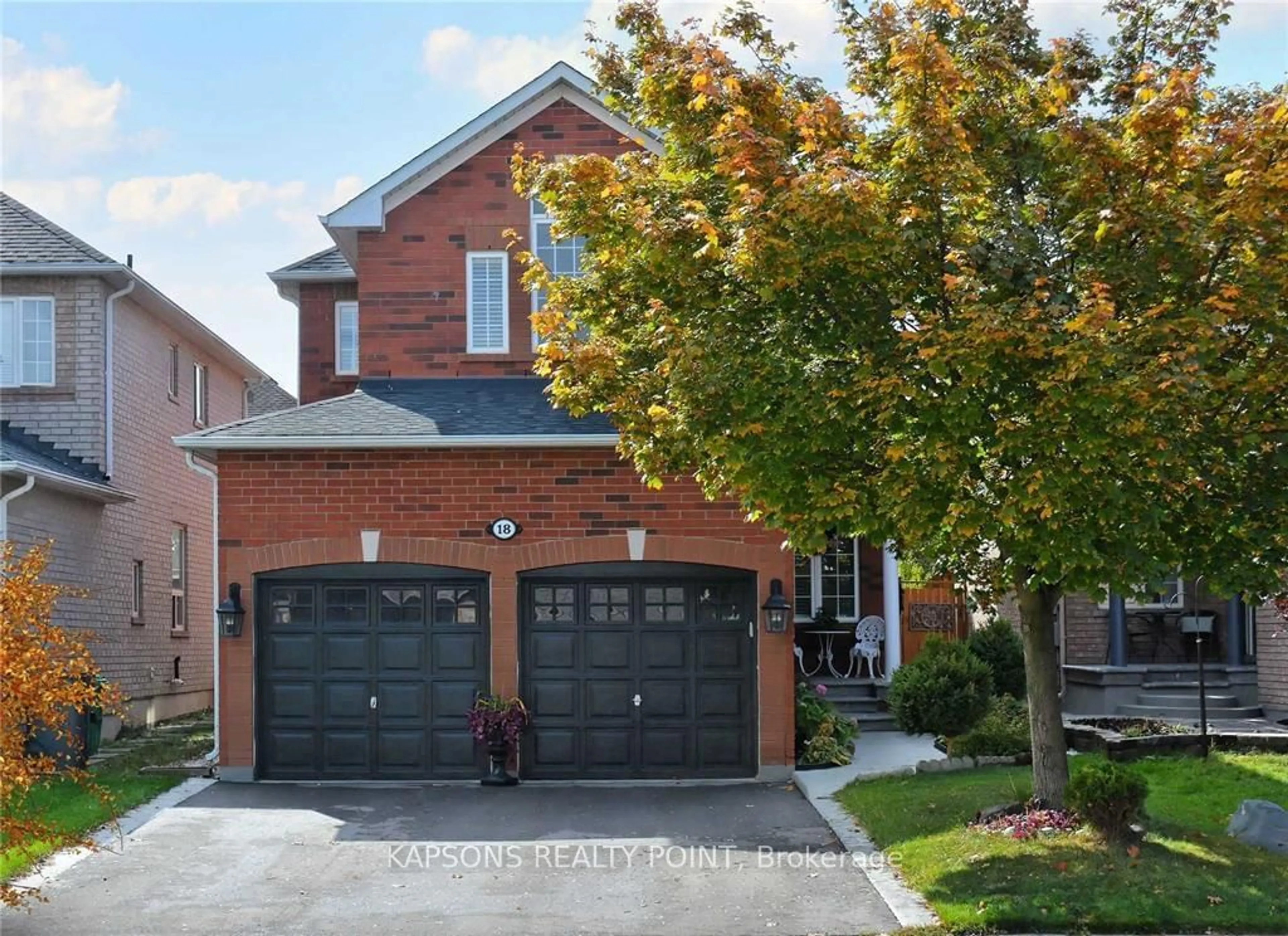 Home with brick exterior material for 18 Baybrook Rd, Brampton Ontario L7A 1M1