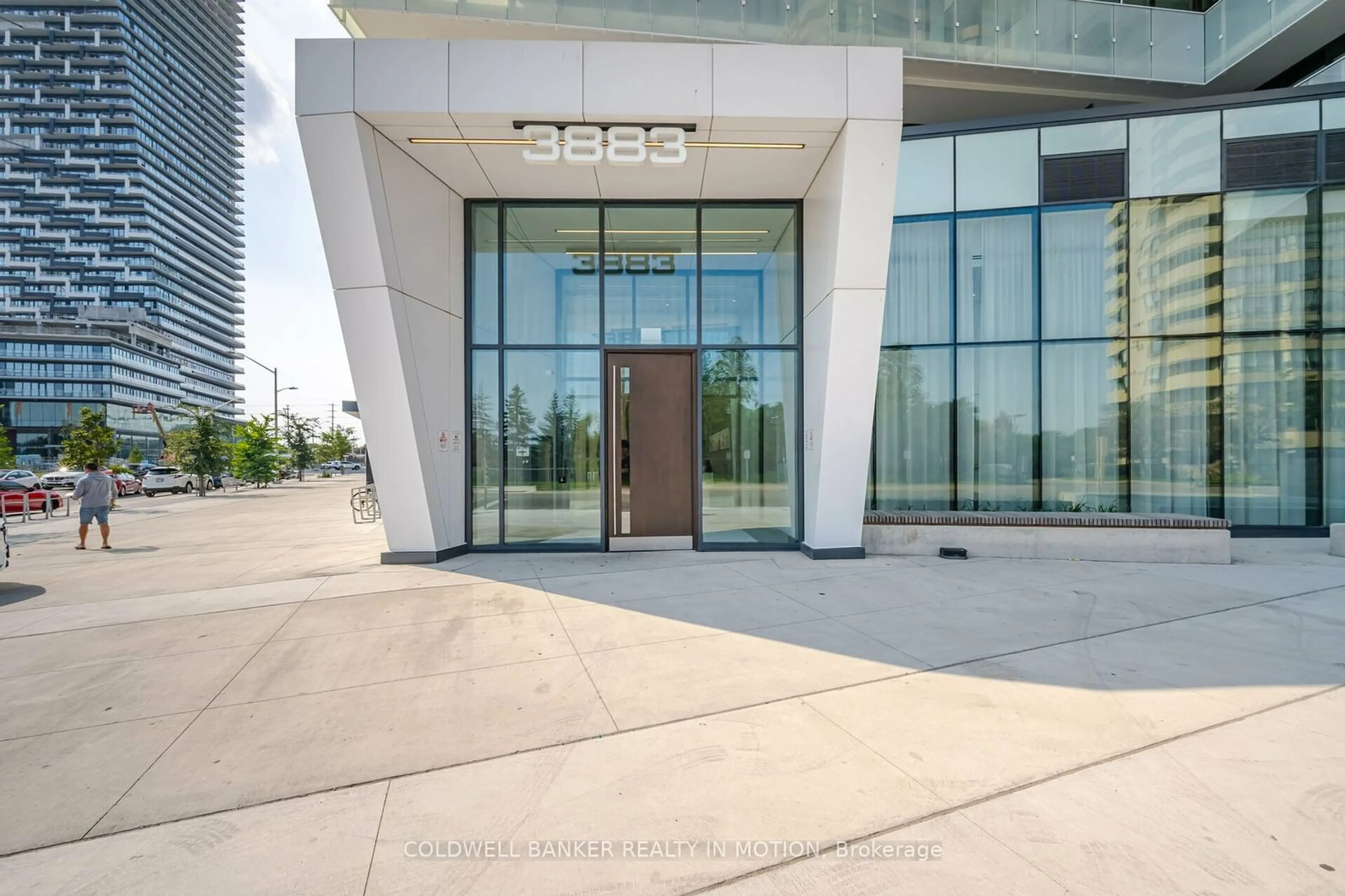 Indoor foyer, cement floor for 3883 Quartz Rd #1404, Mississauga Ontario L5B 0M4