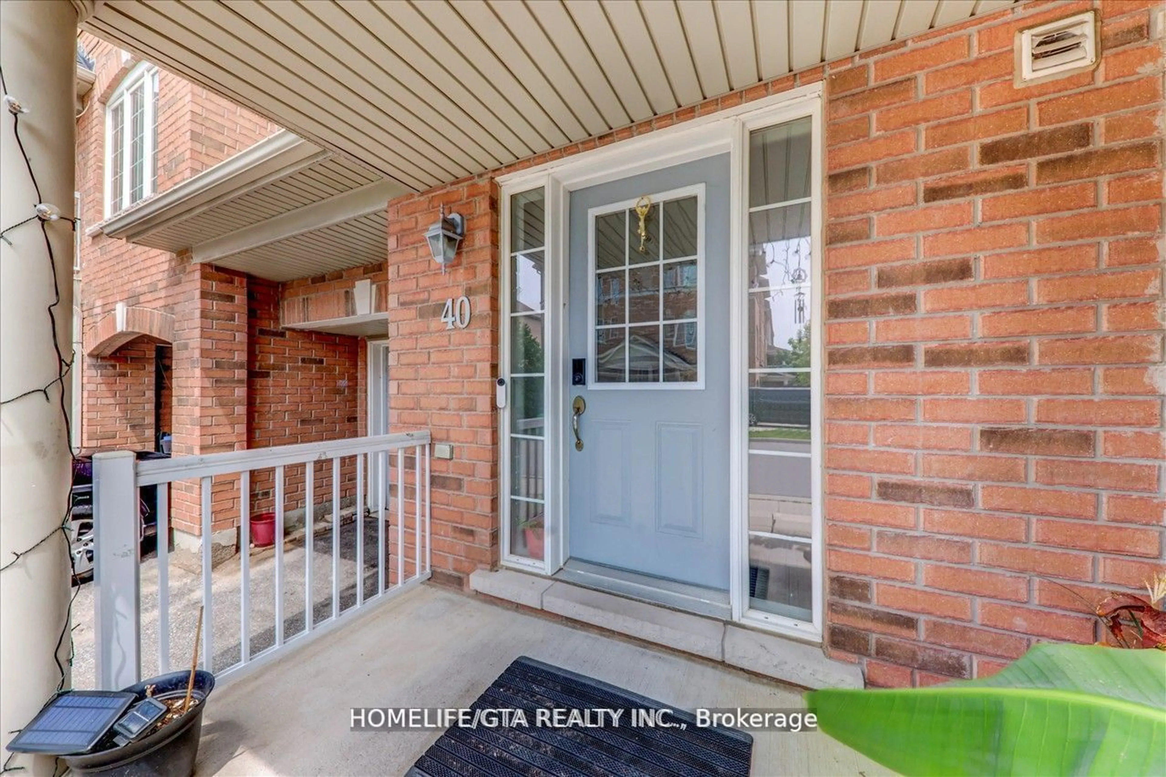 Indoor entryway, wood floors for 40 Arizona Dr, Brampton Ontario L6Y 0T6