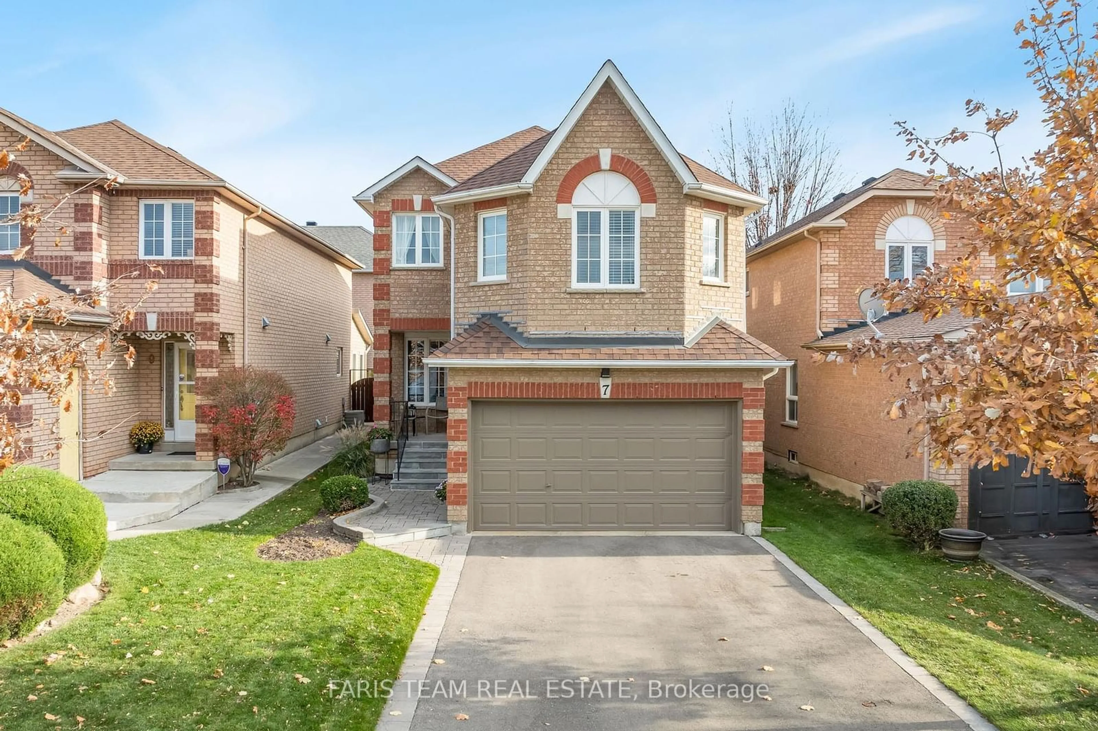 Frontside or backside of a home, the street view for 7 Zachary Dr, Brampton Ontario L7A 1H4