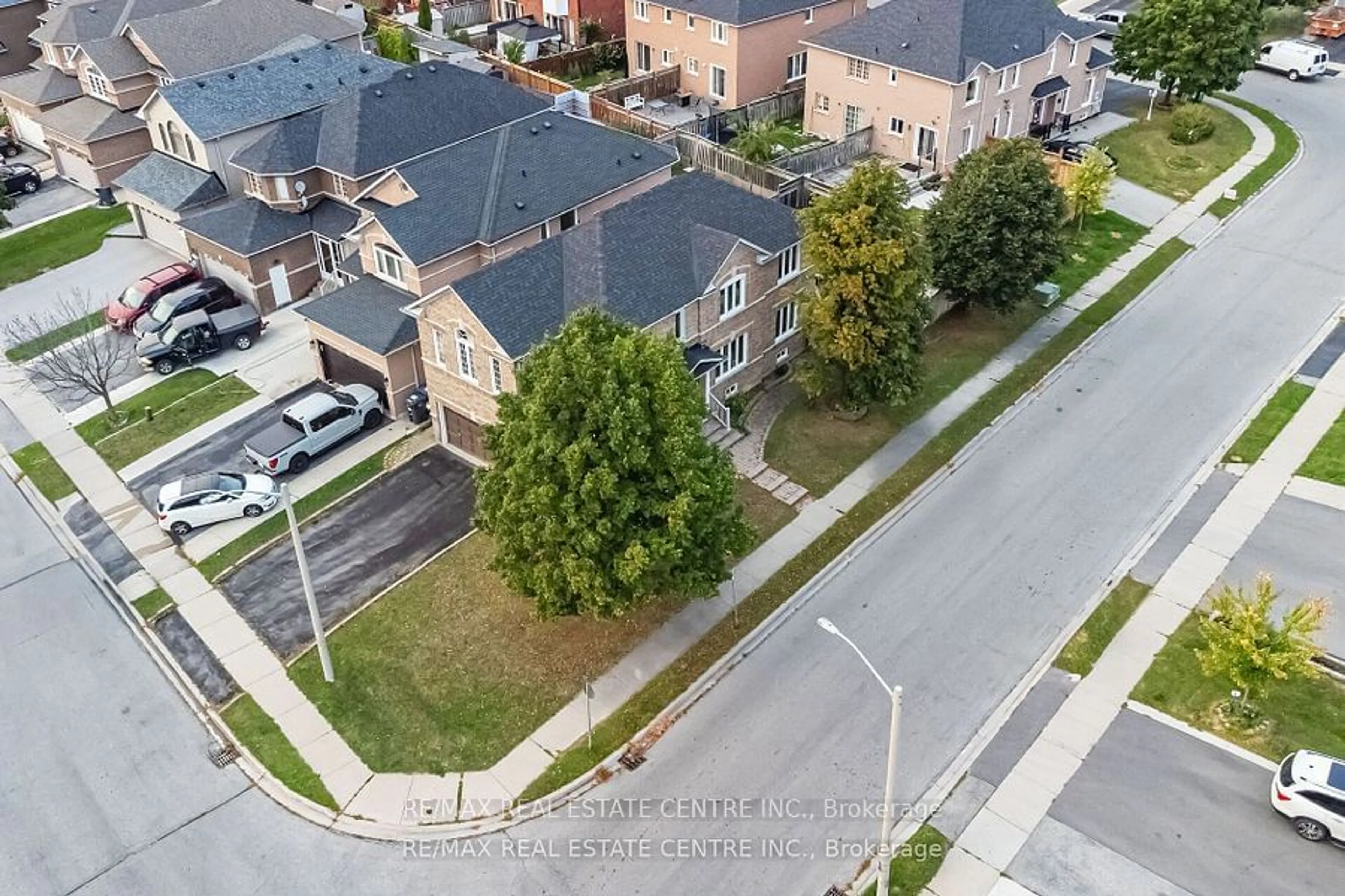 Frontside or backside of a home, the street view for 295 Morningmist St, Brampton Ontario L6R 2B9