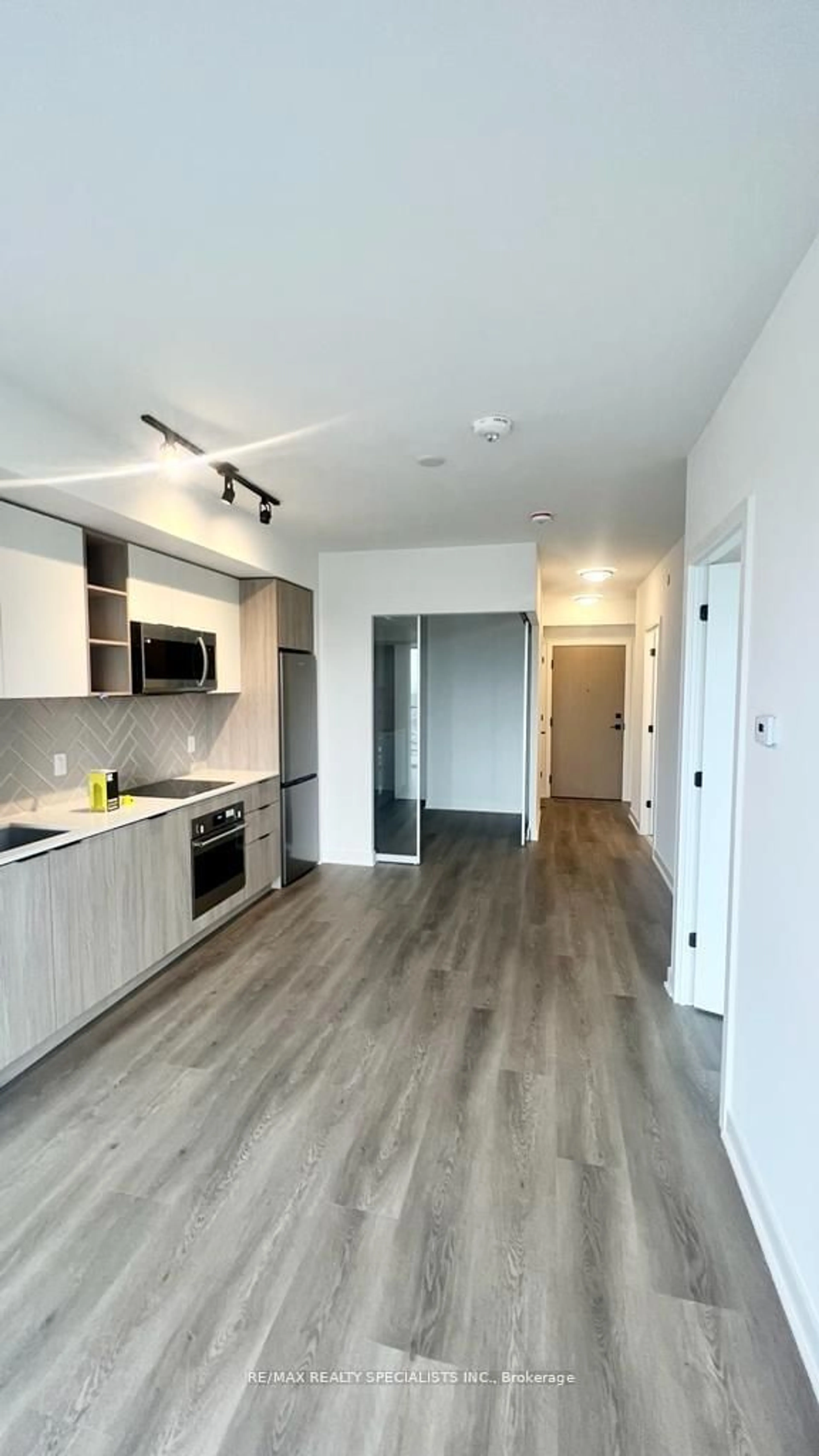 Open concept kitchen for 36 Zorra St #2405, Toronto Ontario M8Z 0G5