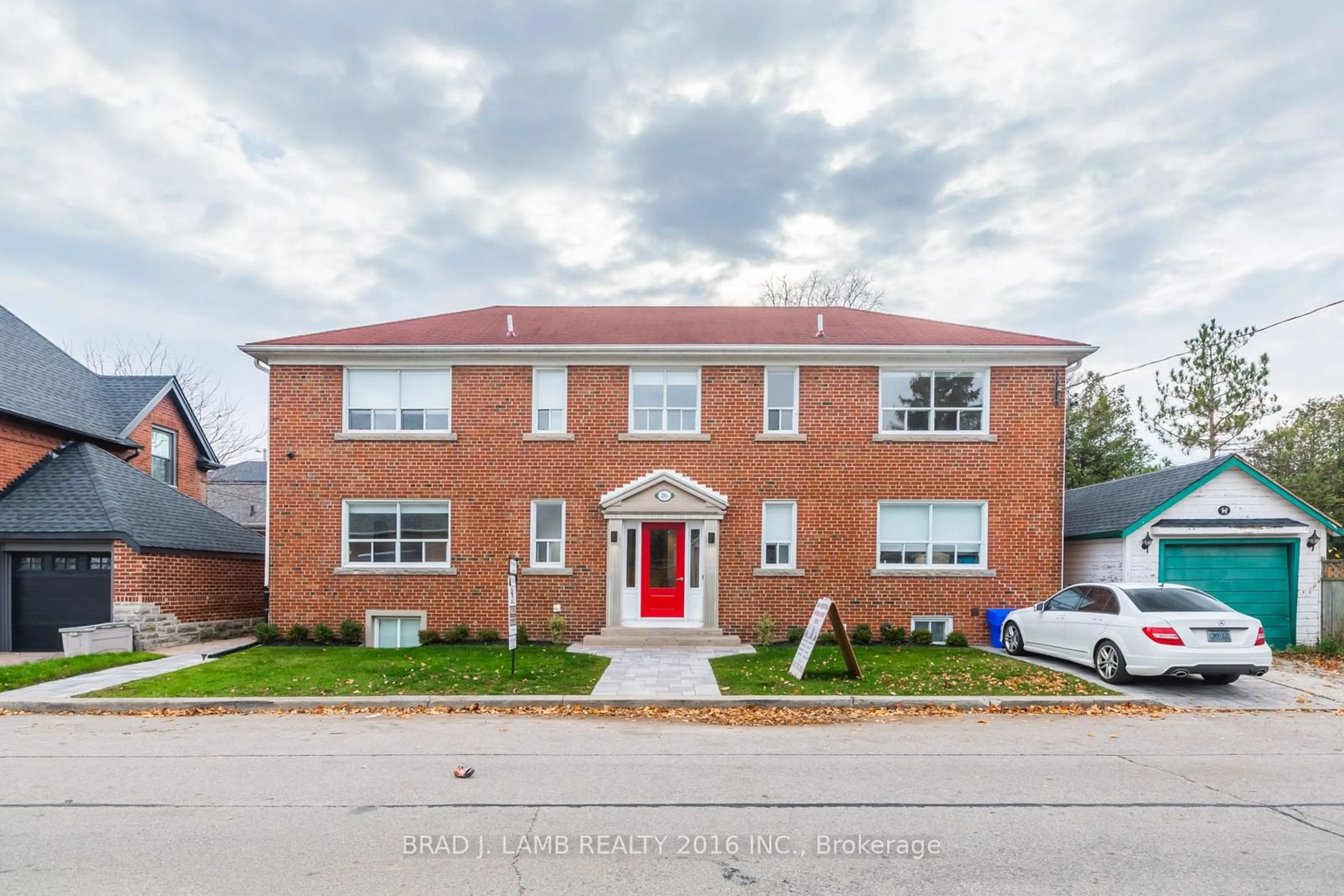 A pic from exterior of the house or condo, the front or back of building for 28A Third St, Toronto Ontario M8V 2X6