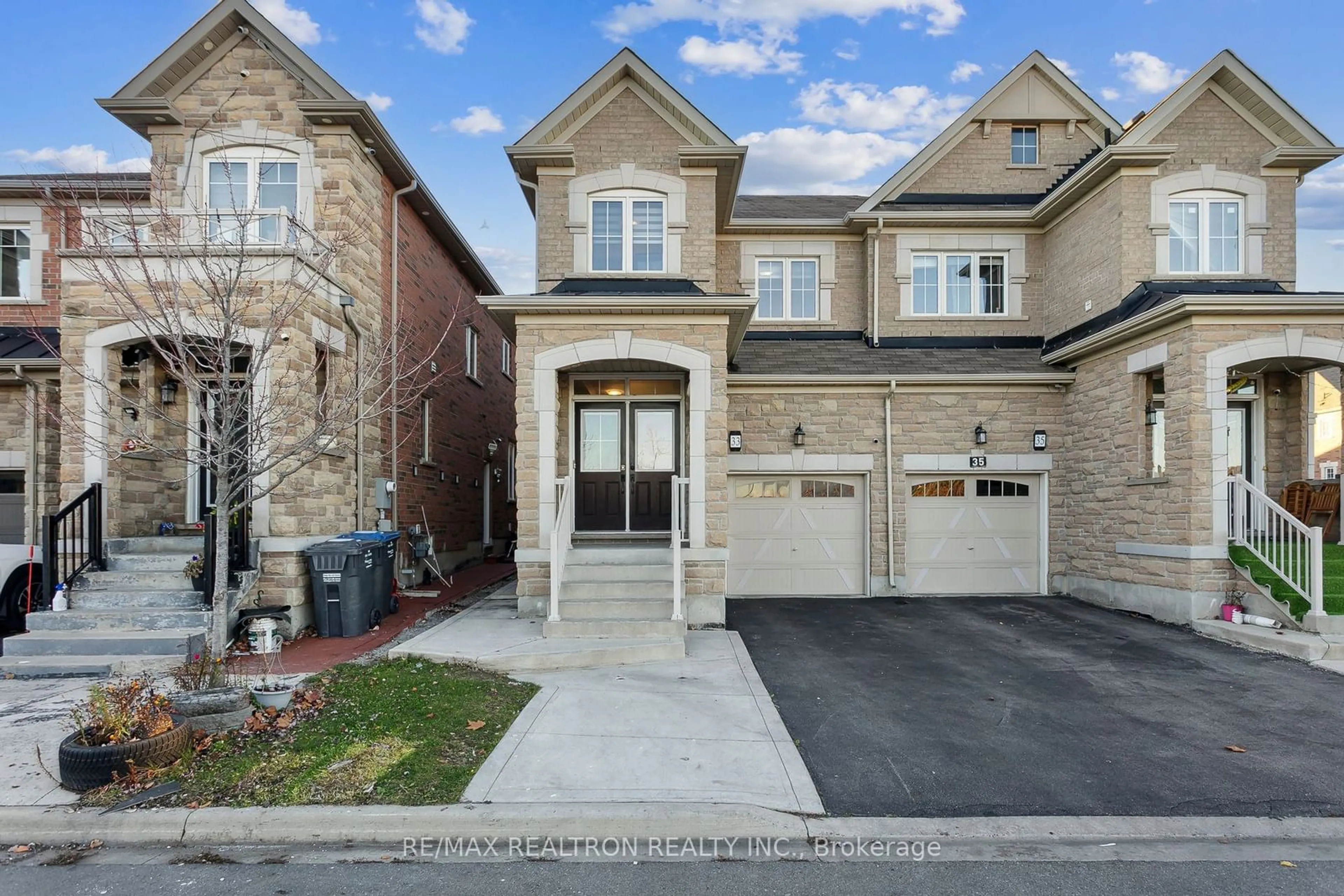 Home with brick exterior material for 33 Baffin Cres, Brampton Ontario L1A 0A9