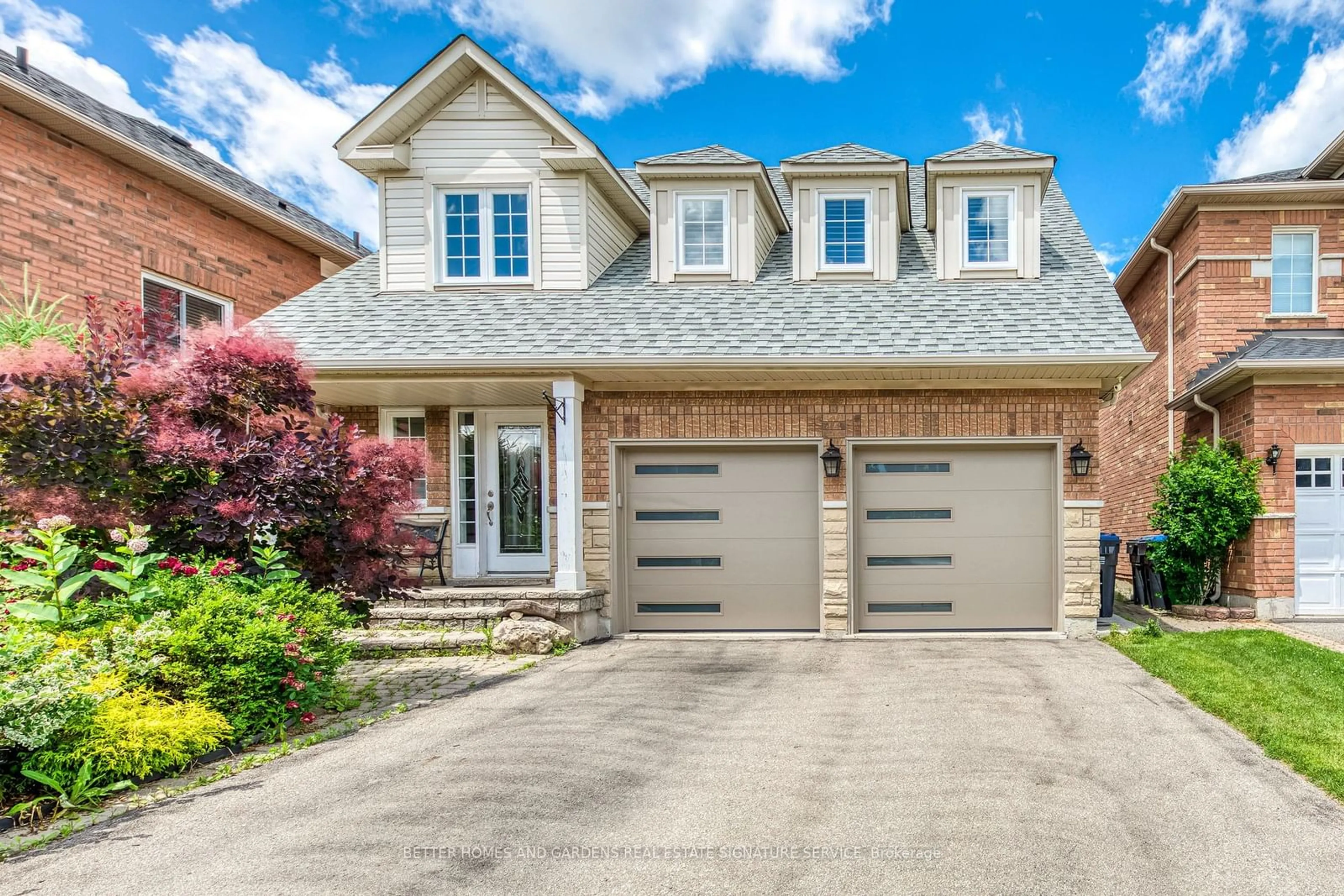 Frontside or backside of a home, cottage for 3751 Pearlstone Dr, Mississauga Ontario L5M 7H1