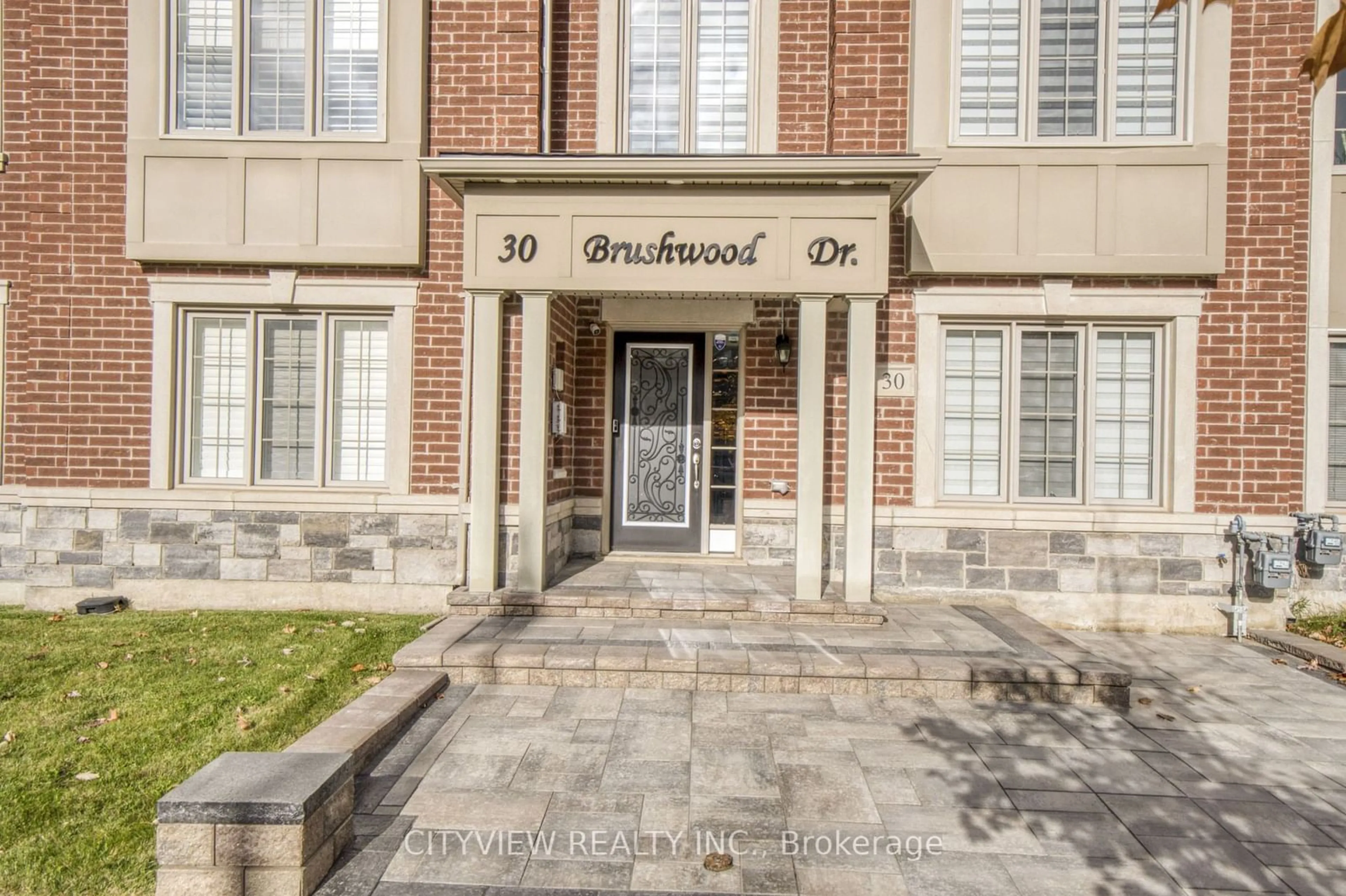 A pic from exterior of the house or condo, the front or back of building for 30 Brushwood Dr, Brampton Ontario L6Y 0E3