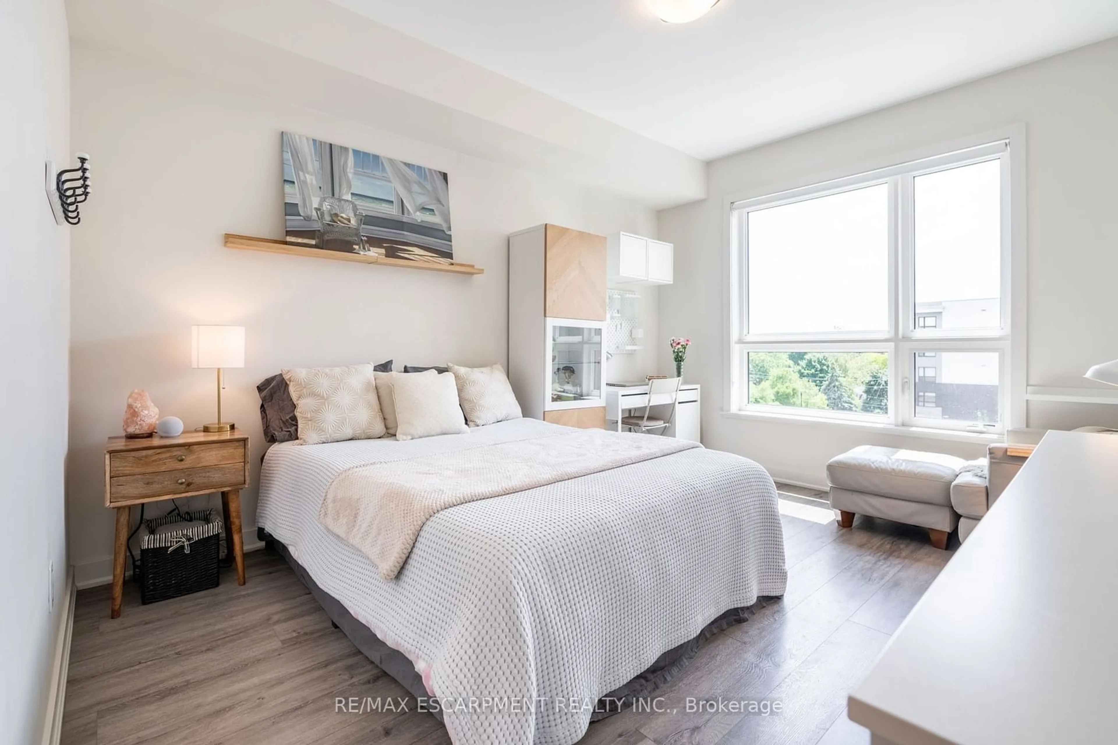 Bedroom, wood floors for 340 Plains Rd #512, Burlington Ontario L7T 0C2